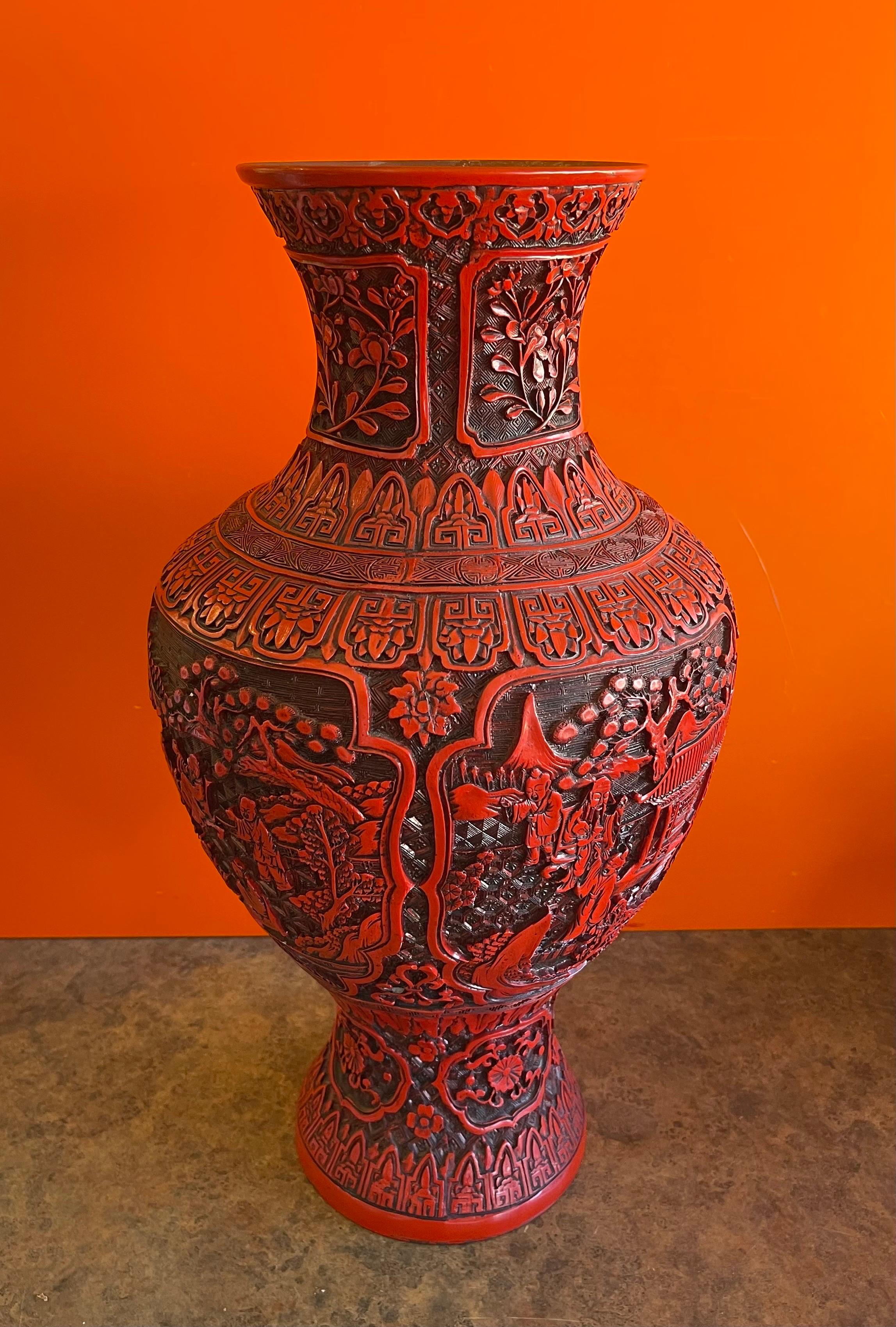 Large Chinese Cinnabar Lacquered Vase For Sale 1
