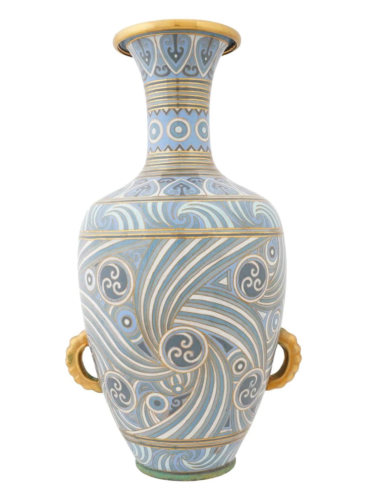 Cloissoné Large Chinese cloisonné enamel vase w wave pattern For Sale
