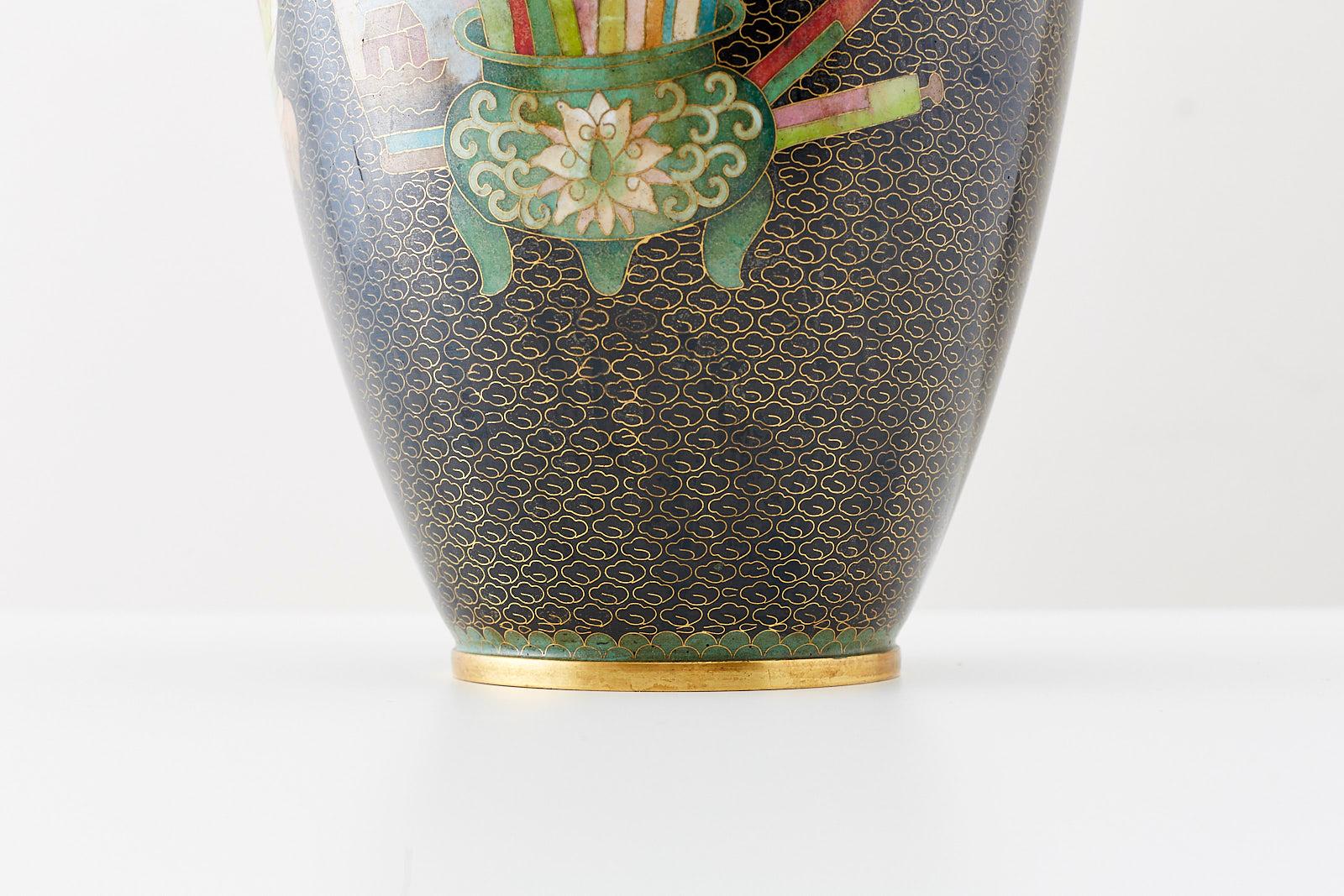 Große chinesische Cloisonné-Vase mit Blumendekoration im Angebot 4