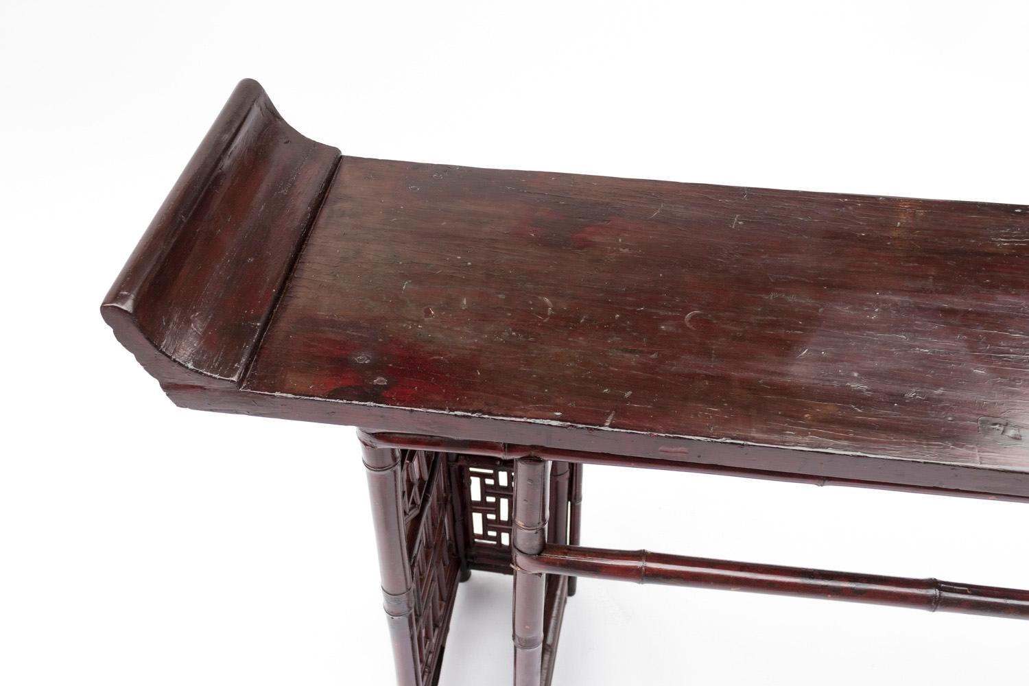 Large Chinese Console in Red Lacquered Bamboo, Late 19th Century 7