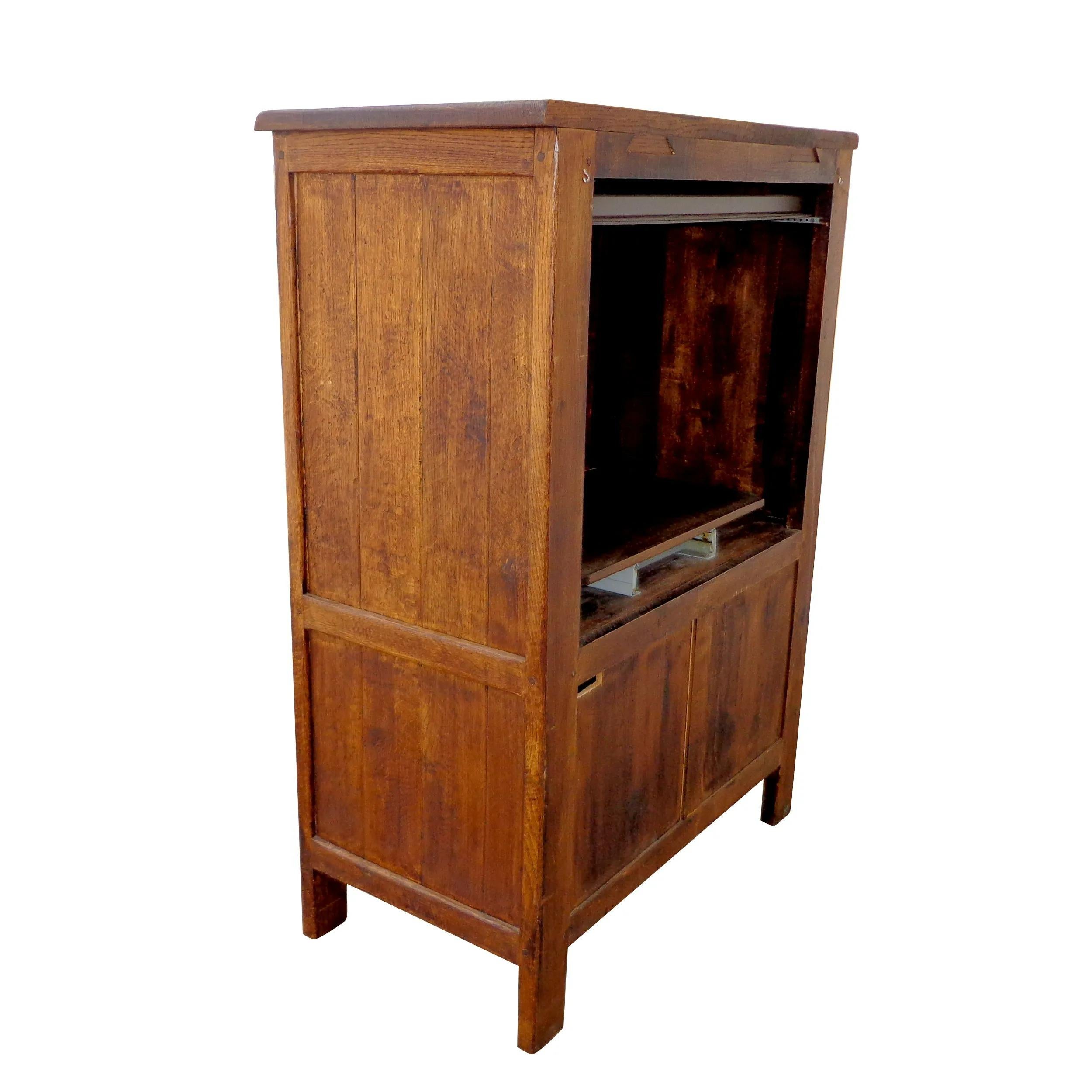 Large Chinese Country Cabinet In Good Condition For Sale In Pasadena, TX
