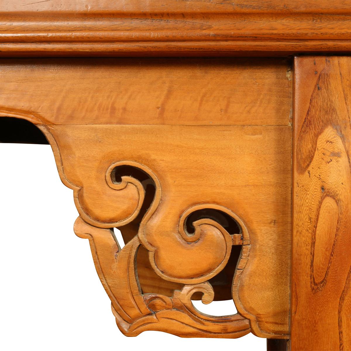 Chinoiseries Grande table d'autel chinois en bois d'orme en vente