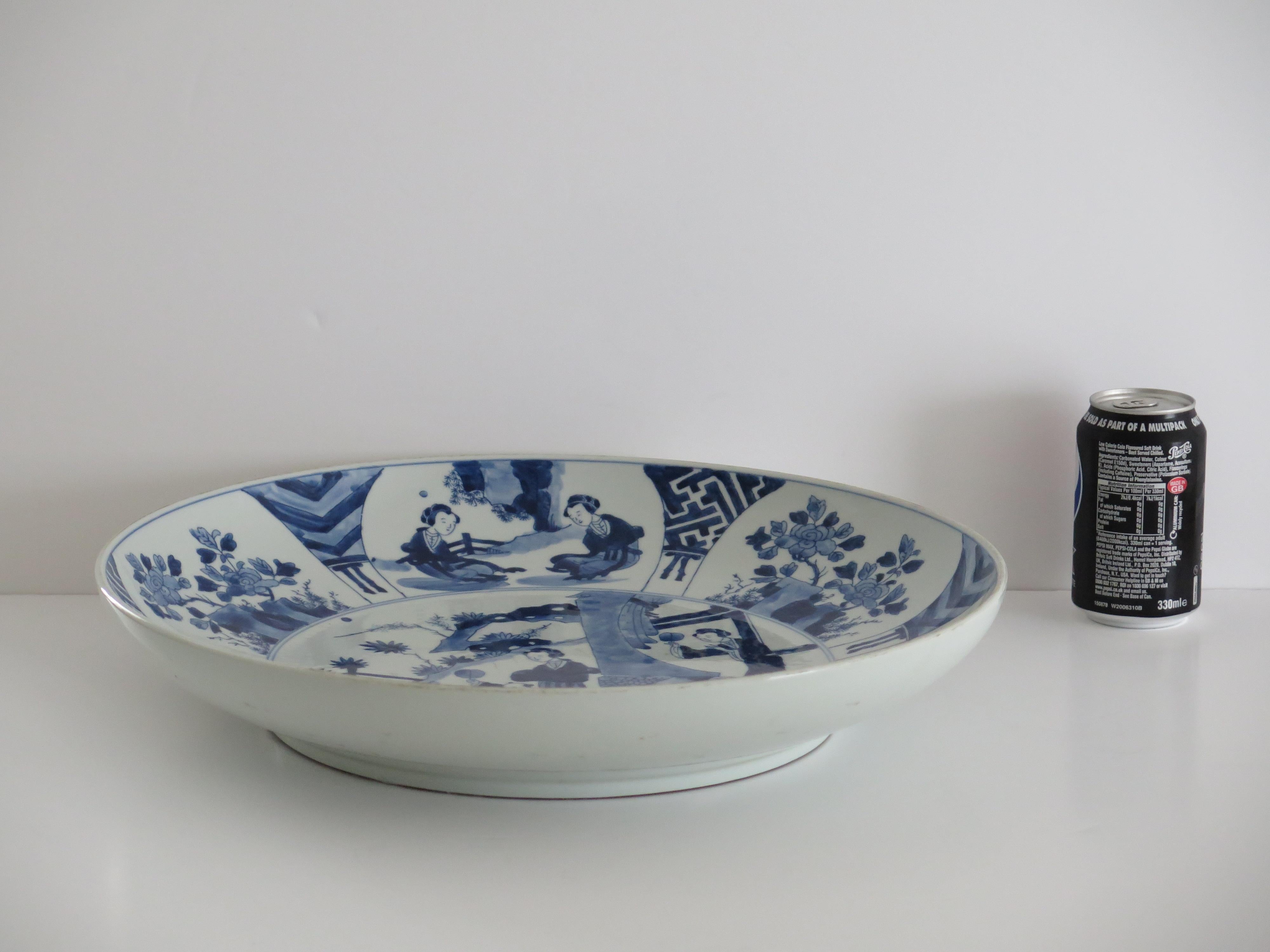 Grand plat ou assiette d'exportation chinois en porcelaine bleu et blanc, vers 1920 en vente 11