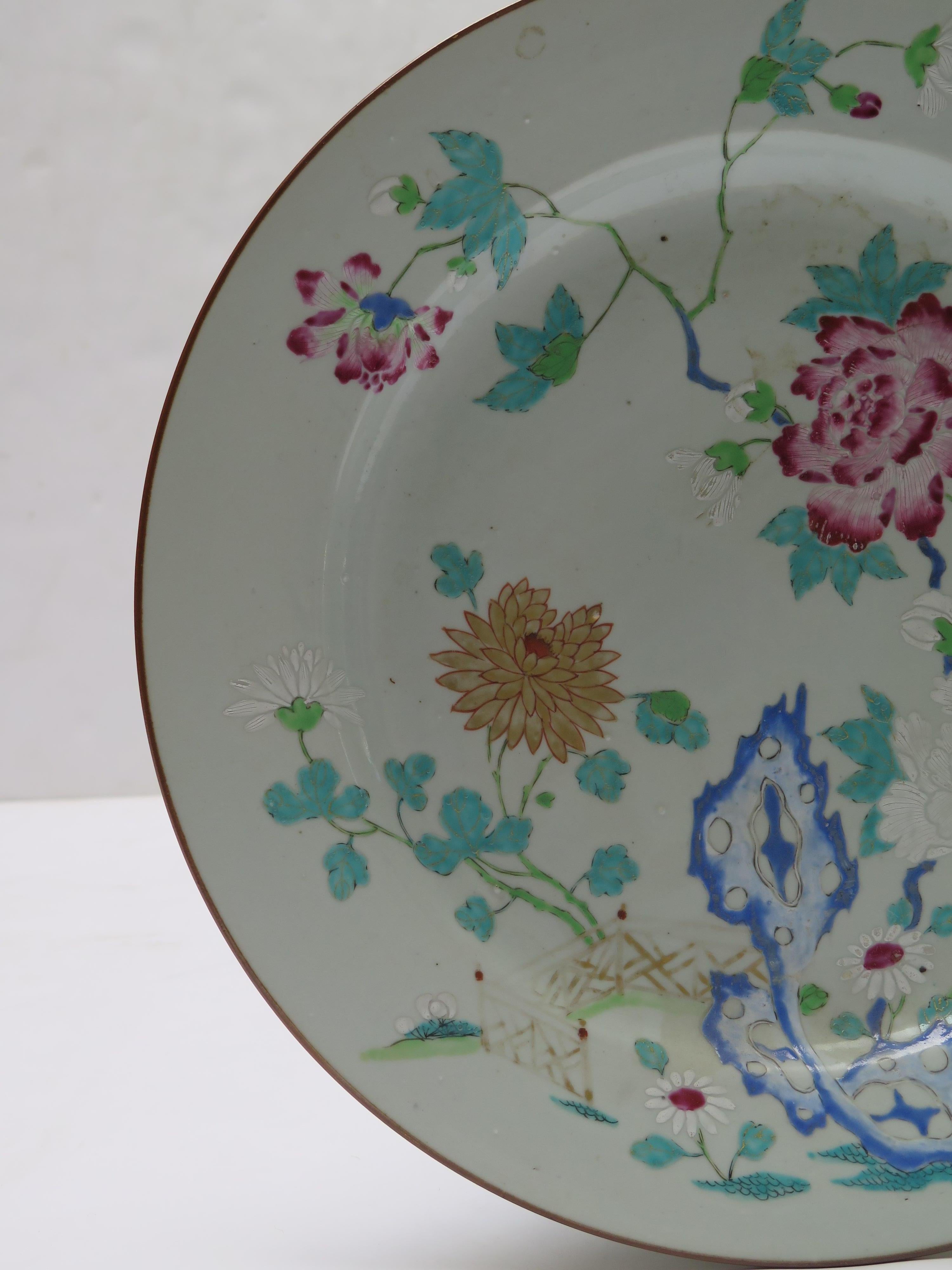 19th Century Large Chinese Export Famille Rose Round Plate For Sale