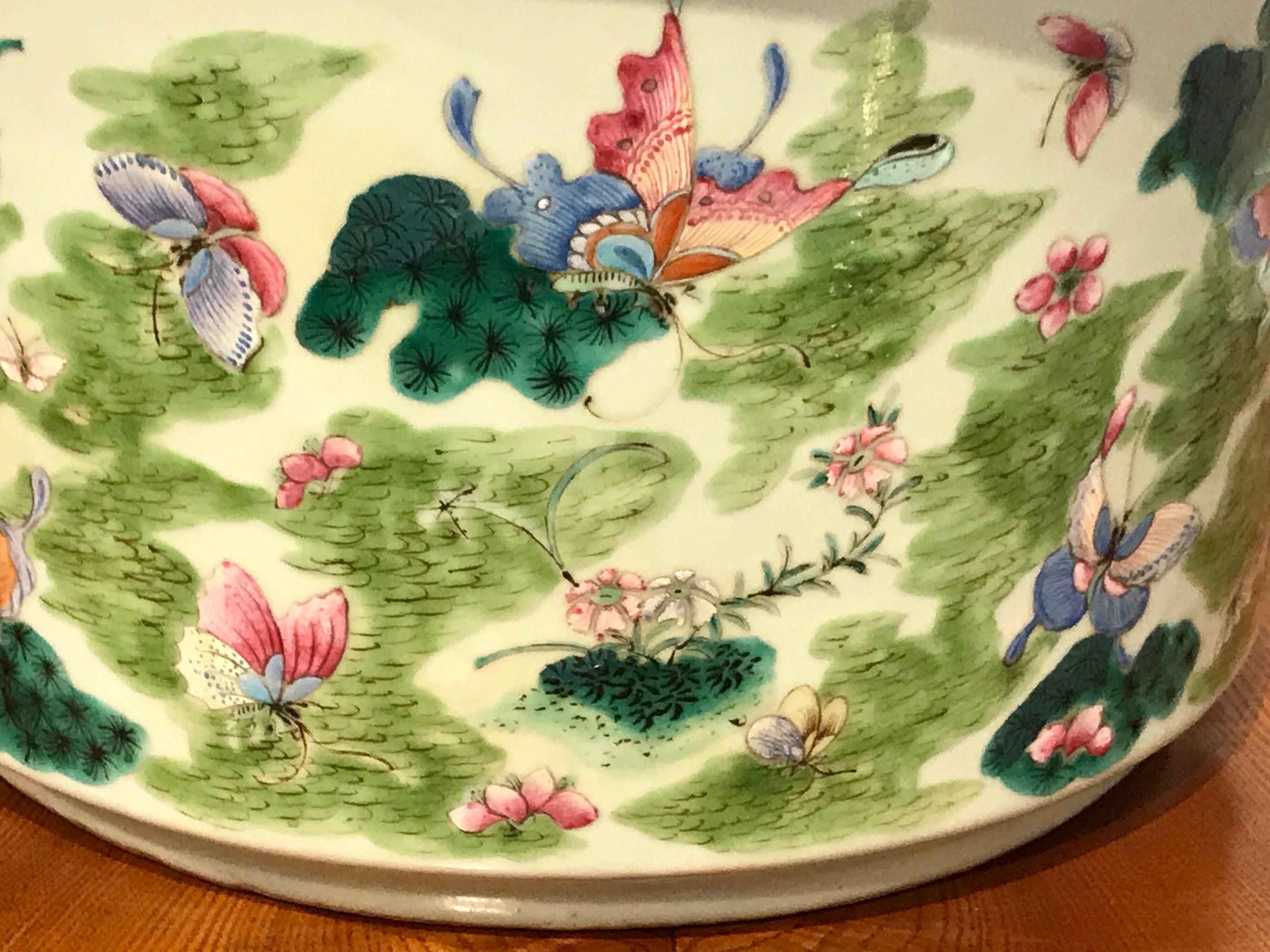 Large Chinese Export Famille Verte Jardiniere and Stand, Butterfly Motif In Good Condition In West Palm Beach, FL