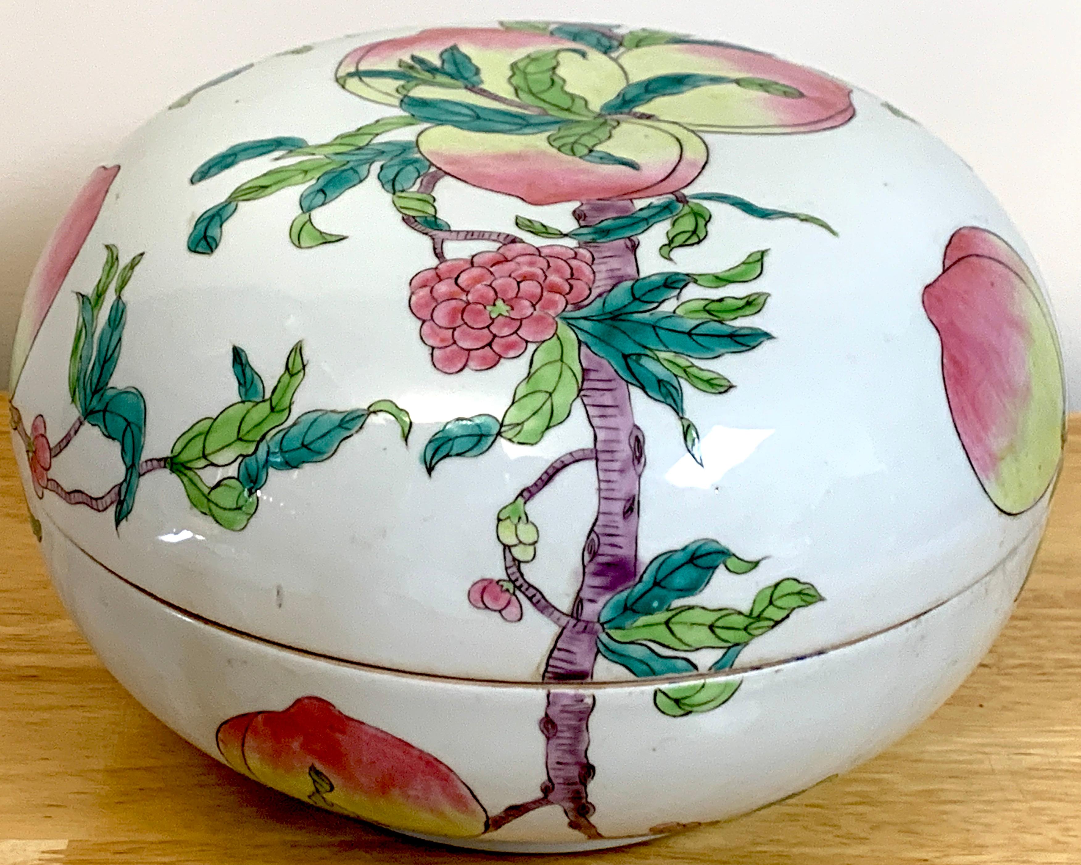 Large Chinese Export Famille Verte Peach Motif Box, Republic Period For Sale 3