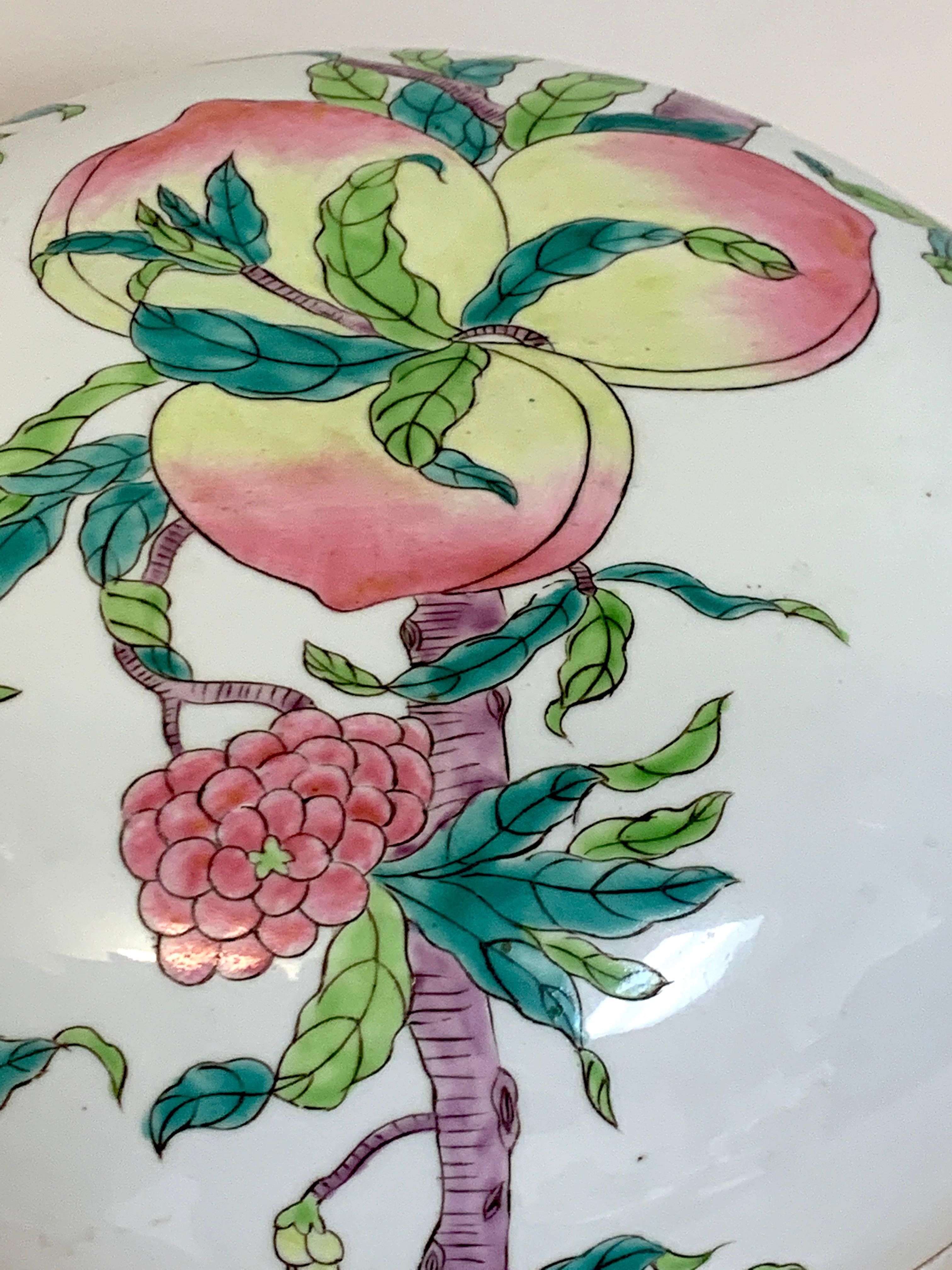 Gran caja china de exportación Famille Verte con motivo de melocotón, Periodo de la República en venta 3
