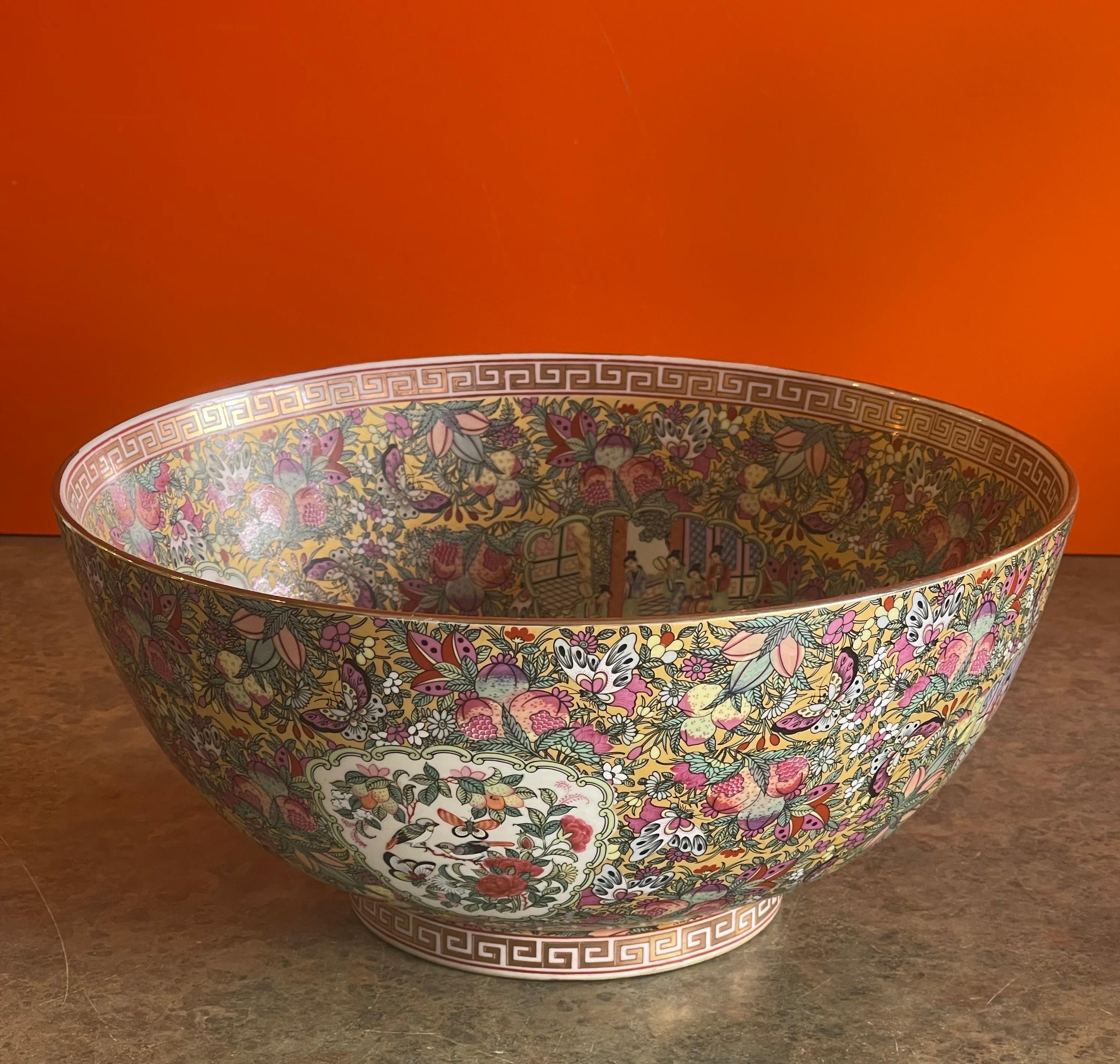 Large Chinese Export Hand Painted Rose Medallion Porcelain Bowl For Sale 8