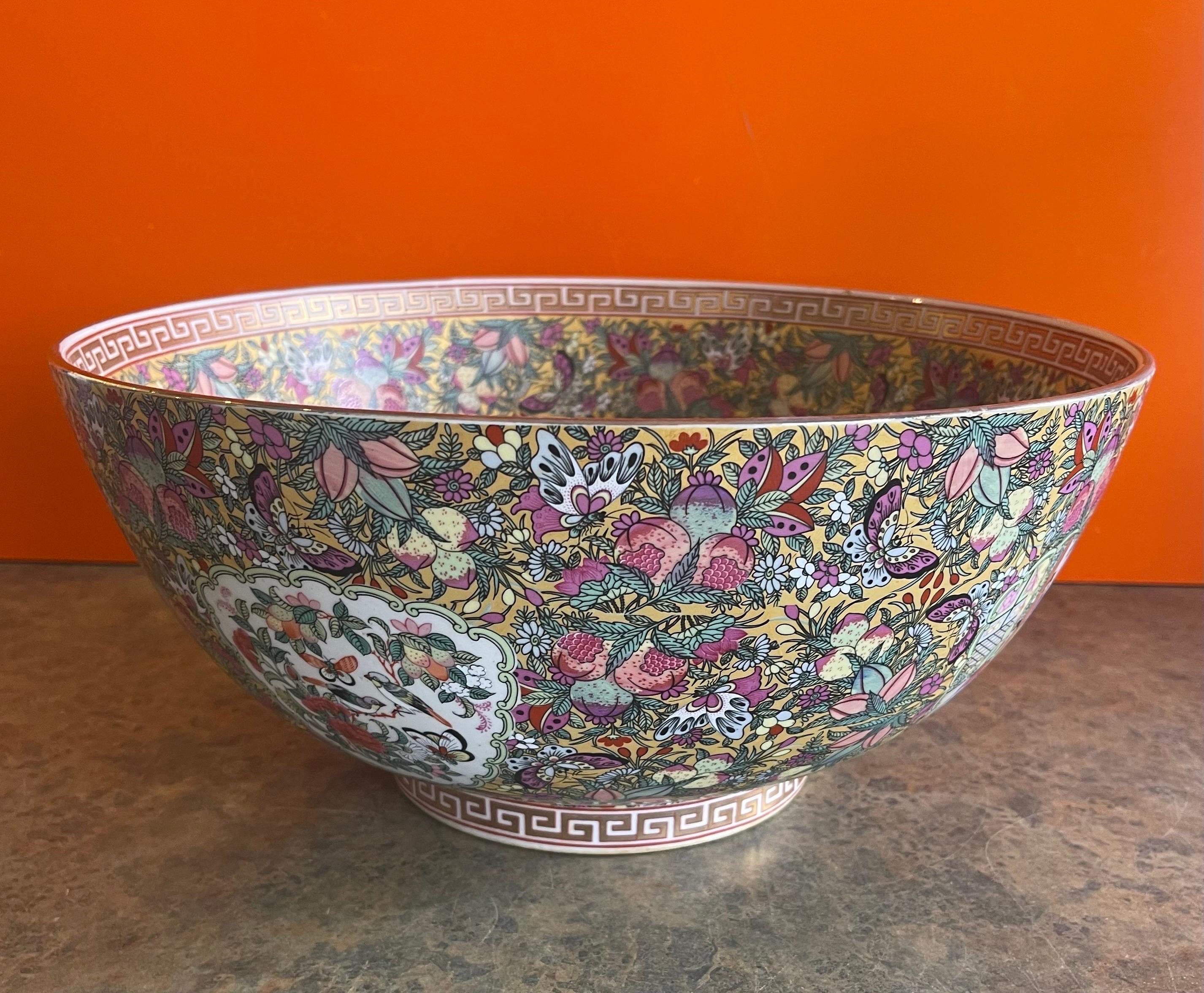 20th Century Large Chinese Export Hand Painted Rose Medallion Porcelain Bowl For Sale