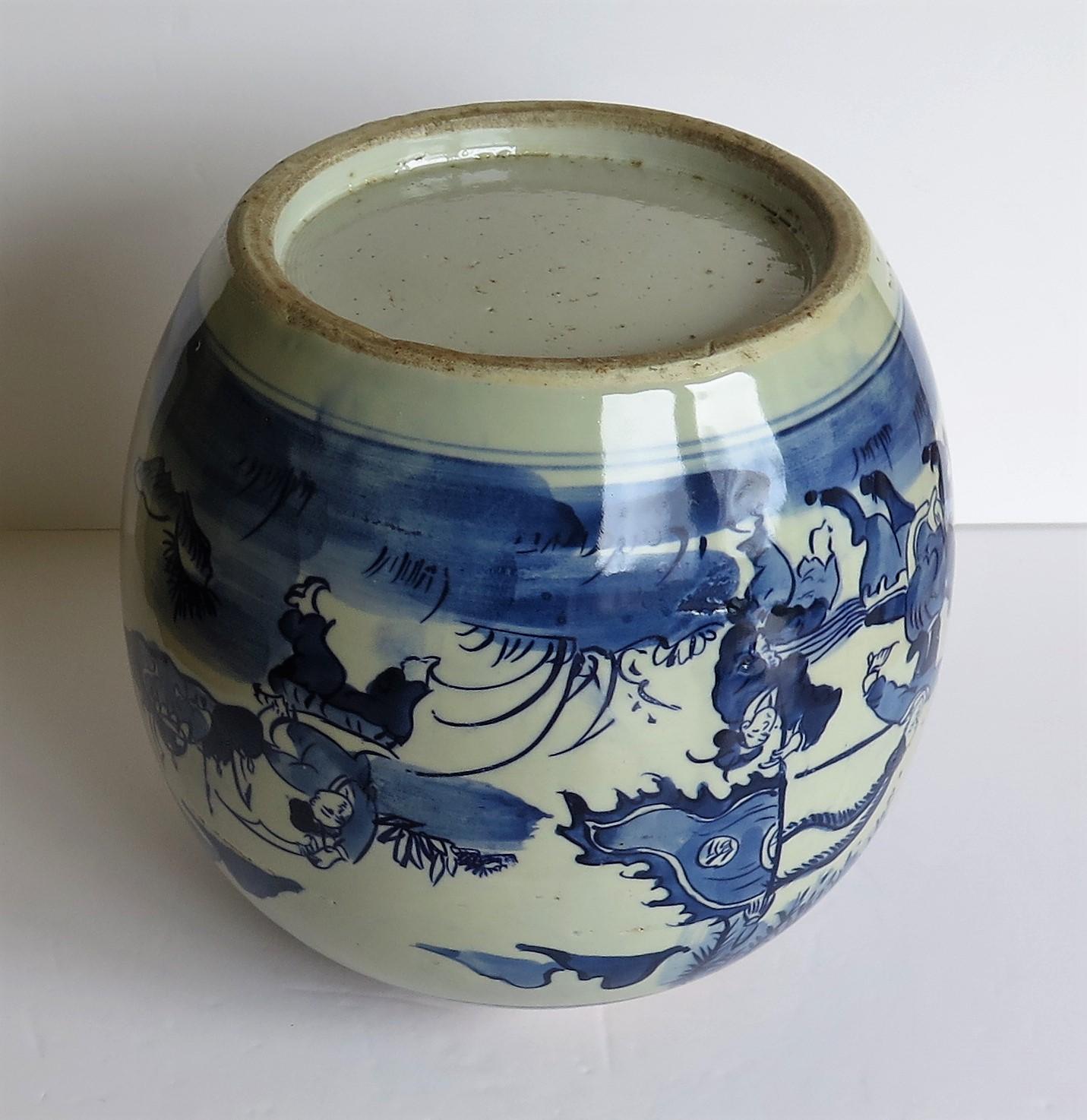 Large Chinese Export Lidded Jar Blue and White Hand Painted, Mid-20th Century 10
