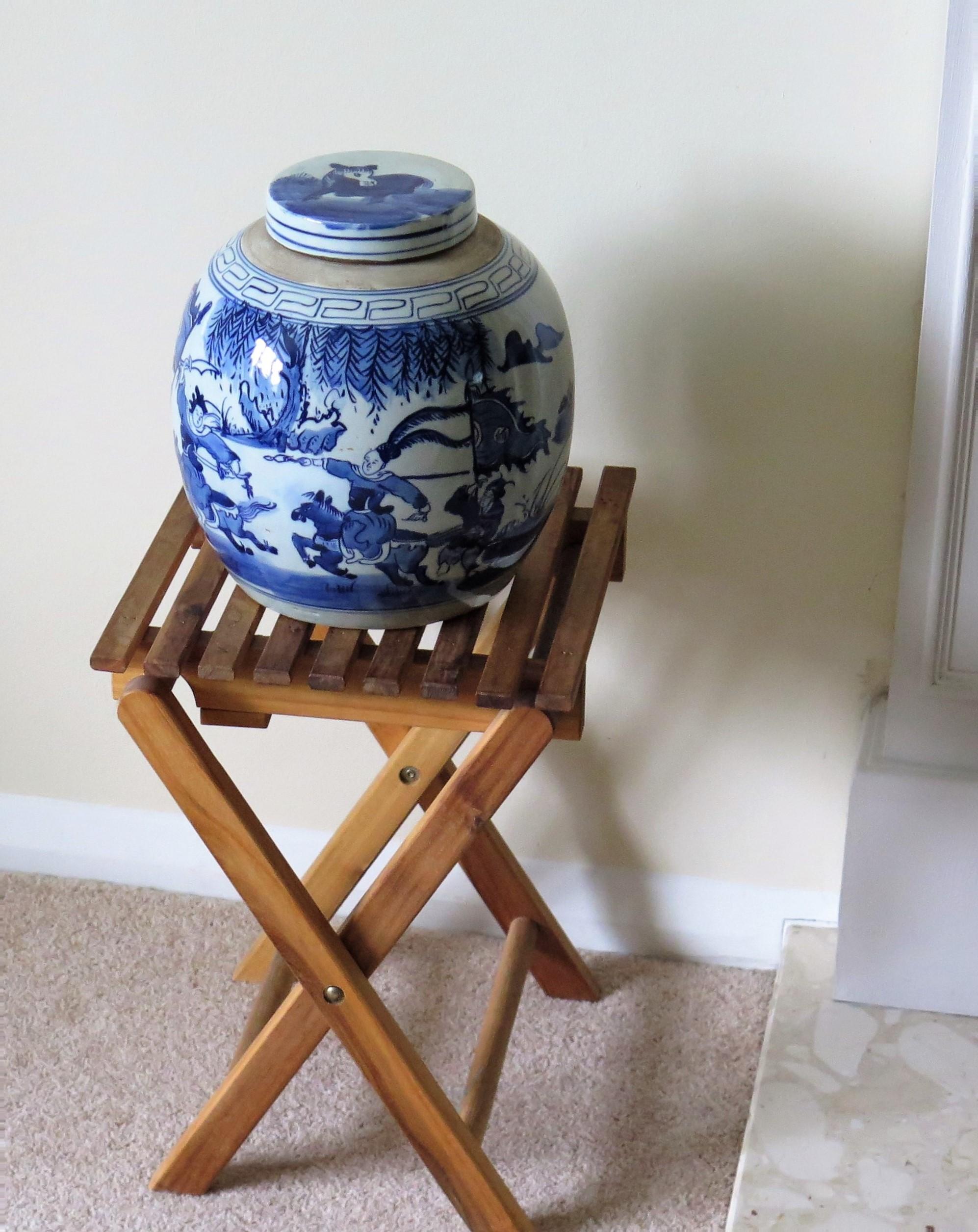 Large Chinese Export Lidded Jar Blue and White Hand Painted, Mid-20th Century 13