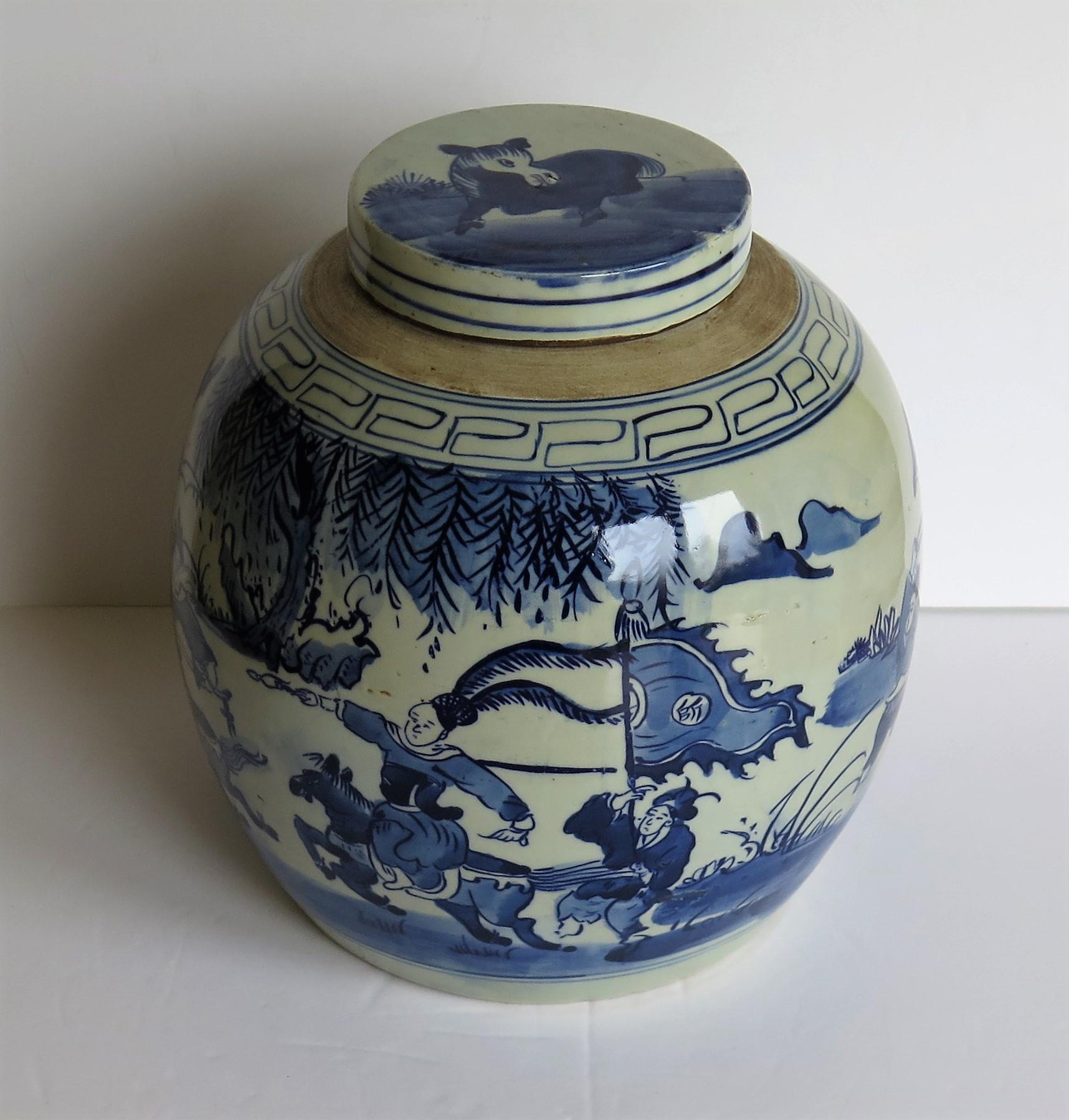 Hand-Painted Large Chinese Export Lidded Jar Blue and White Hand Painted, Mid-20th Century