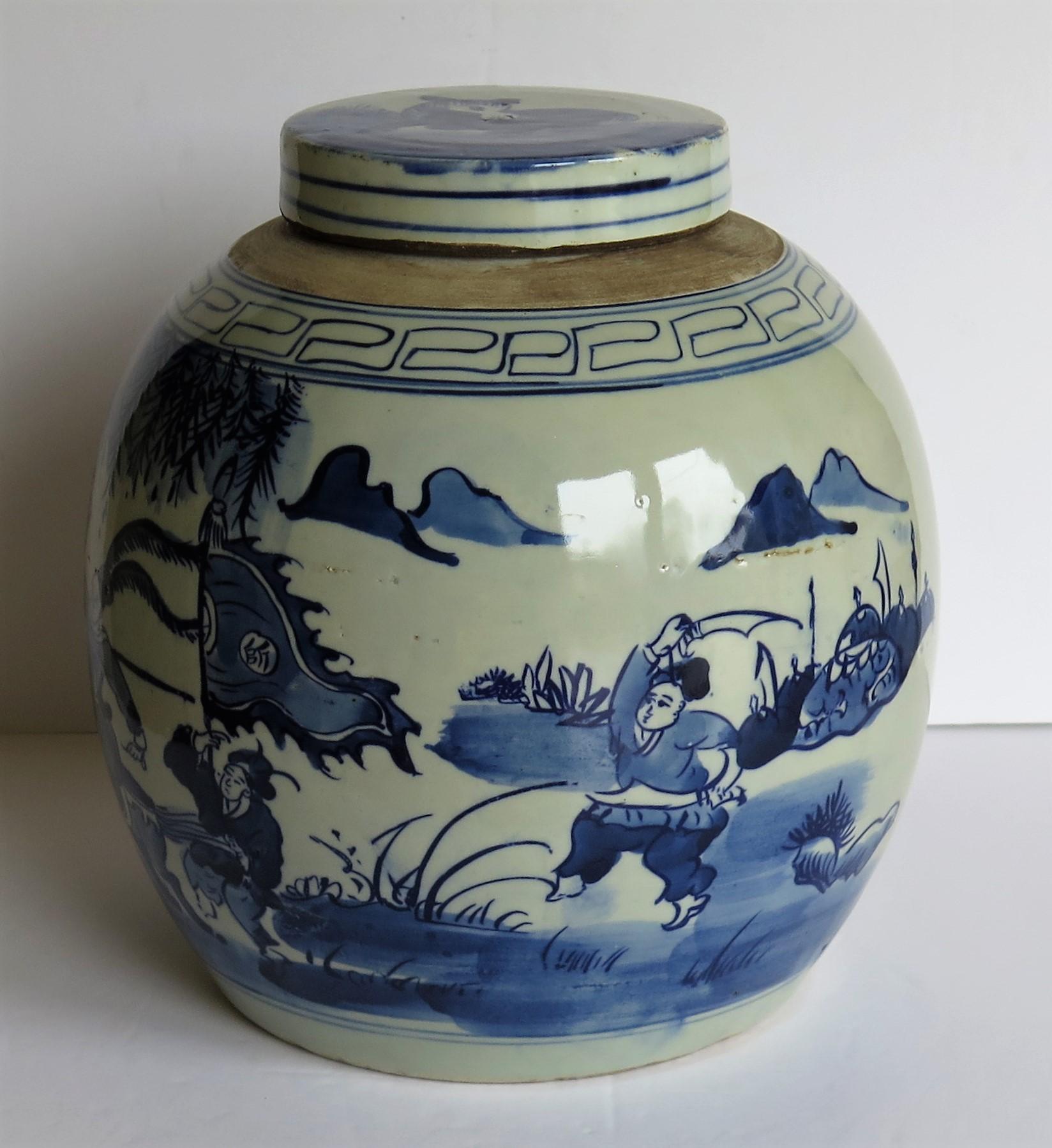 Large Chinese Export Lidded Jar Blue and White Hand Painted, Mid-20th Century 2