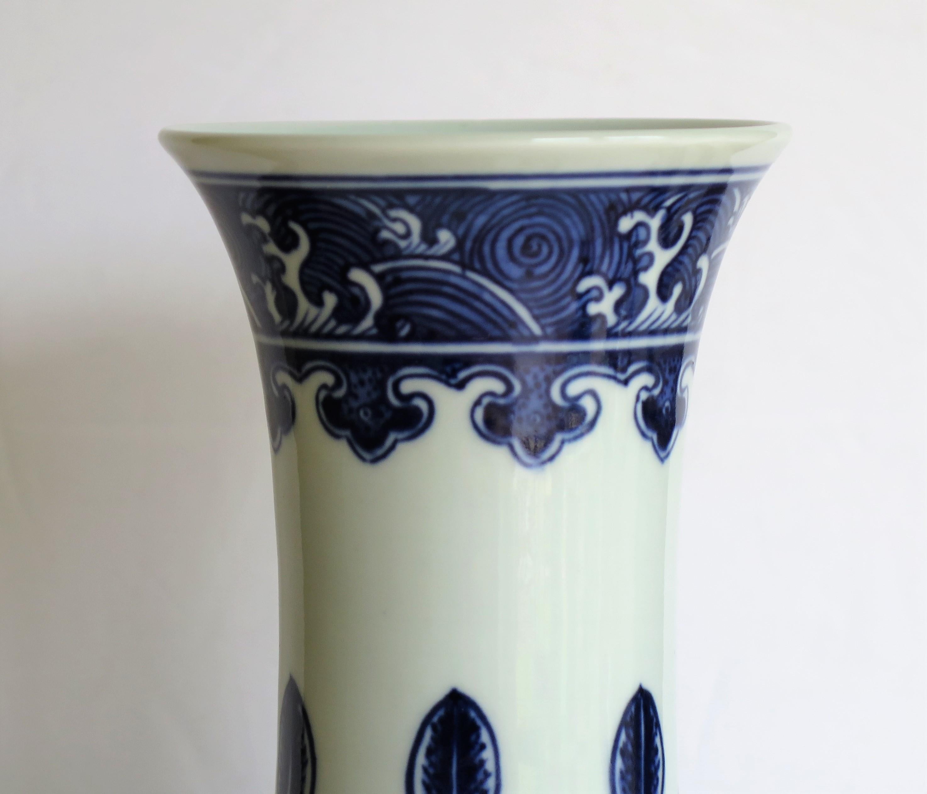 Large Chinese Export Porcelain Bottle Vase Blue and White Hand Painted 5