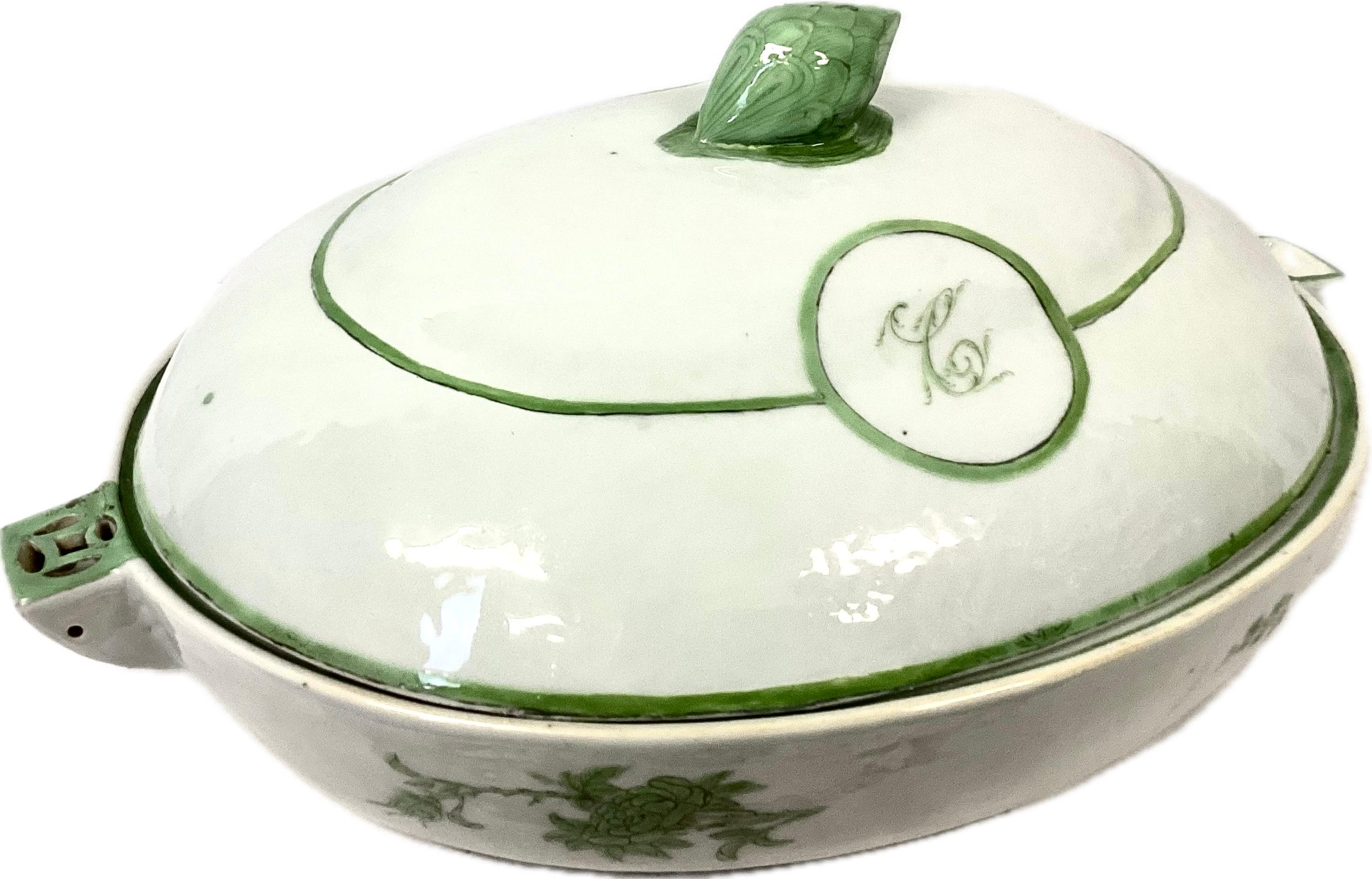 Porcelaine Grand plat à chaleur en porcelaine d'exportation chinoise avec couvercle en vente