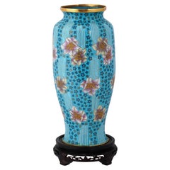 Grand vase en émail cloisonné chinois à fleurs avec Stand