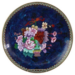 Grande caricatore cinese smaltato in cloisonne floreale con fiori da giardino C1920