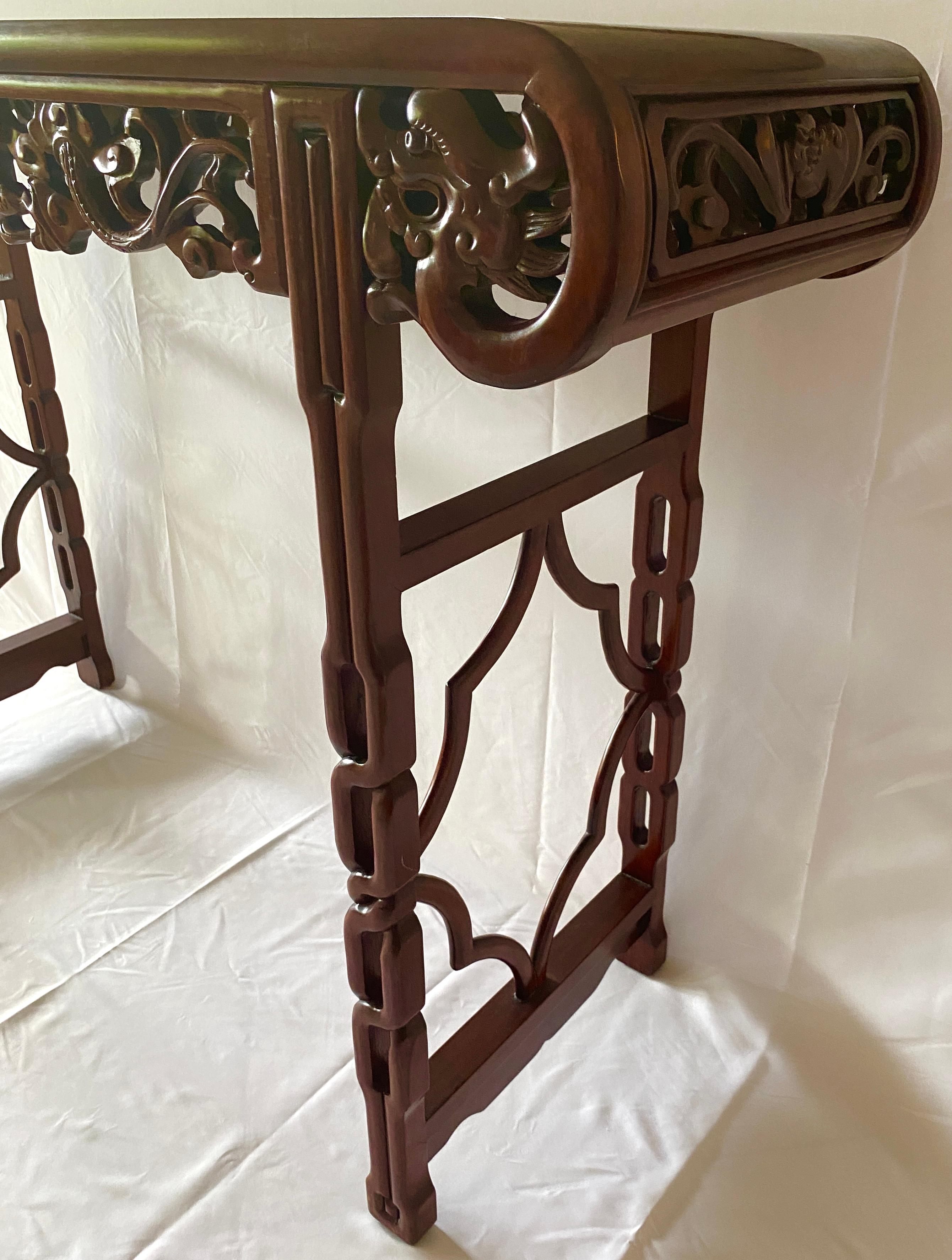 Large Chinese Hand Carved Dragon Altar Table or Rosewood Entry Table In Good Condition For Sale In Miami, FL