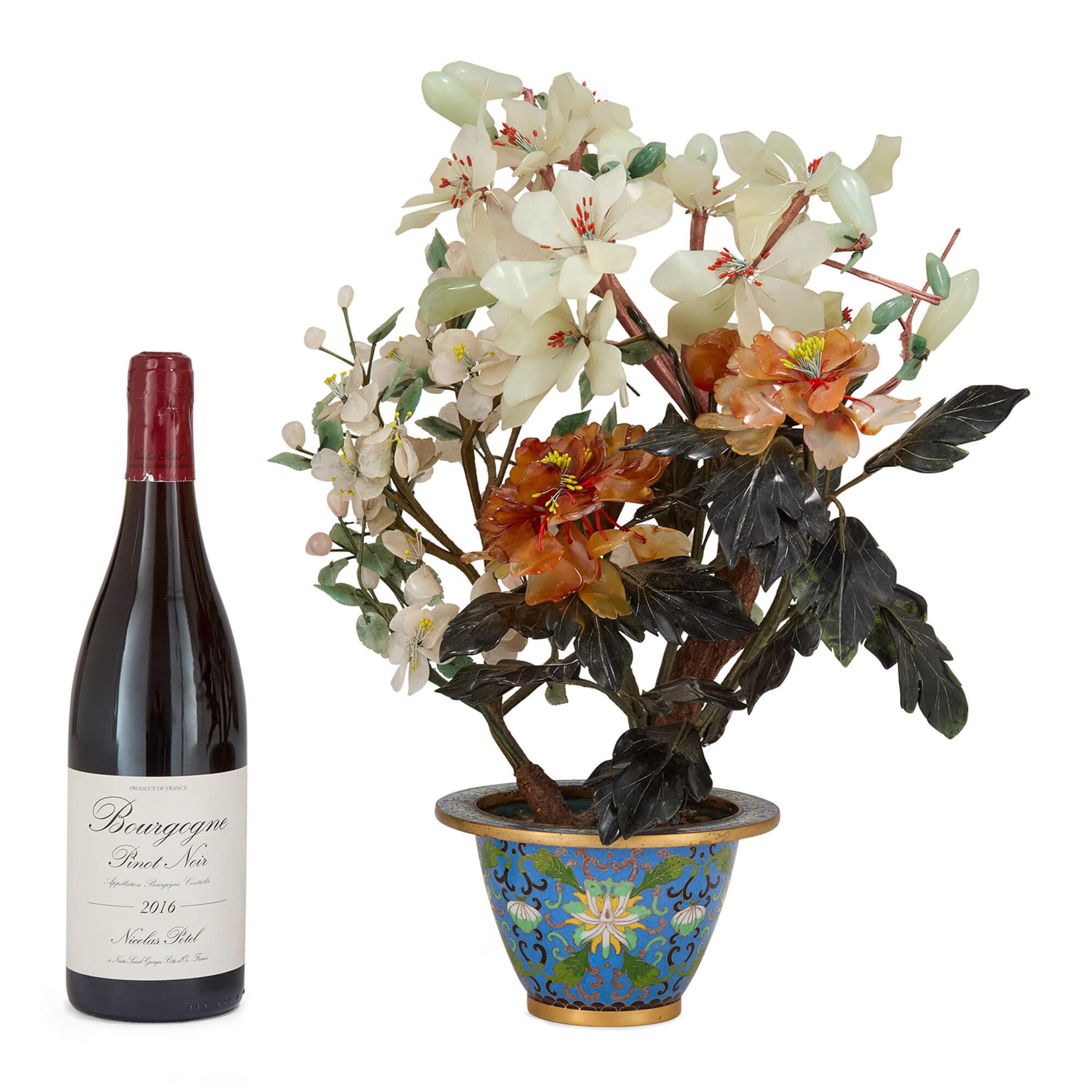Gran Modelo Chino de Árbol Florido de Piedra Dura en Maceta de Esmalte Cloisonné en venta 3