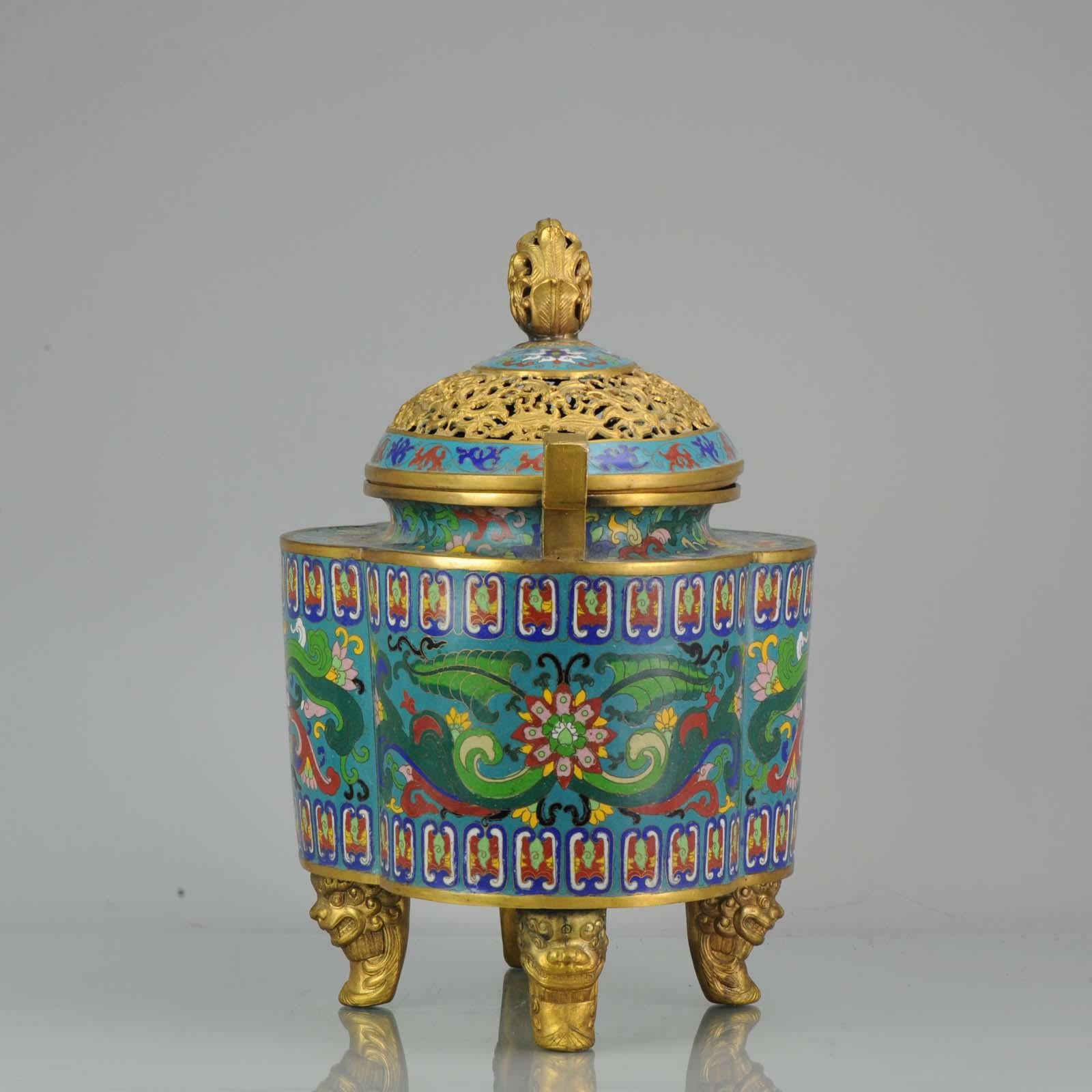 A very finely made piece for the SE Asian market.

Additional information:
Primary Material: Bronze & Cloisonne
Material: Bronze & Metal
Decoration Type / Colour : Polychrome, SE Asia (Straits/Bencharong/Etc)
Region of Origin: China, South East Asia