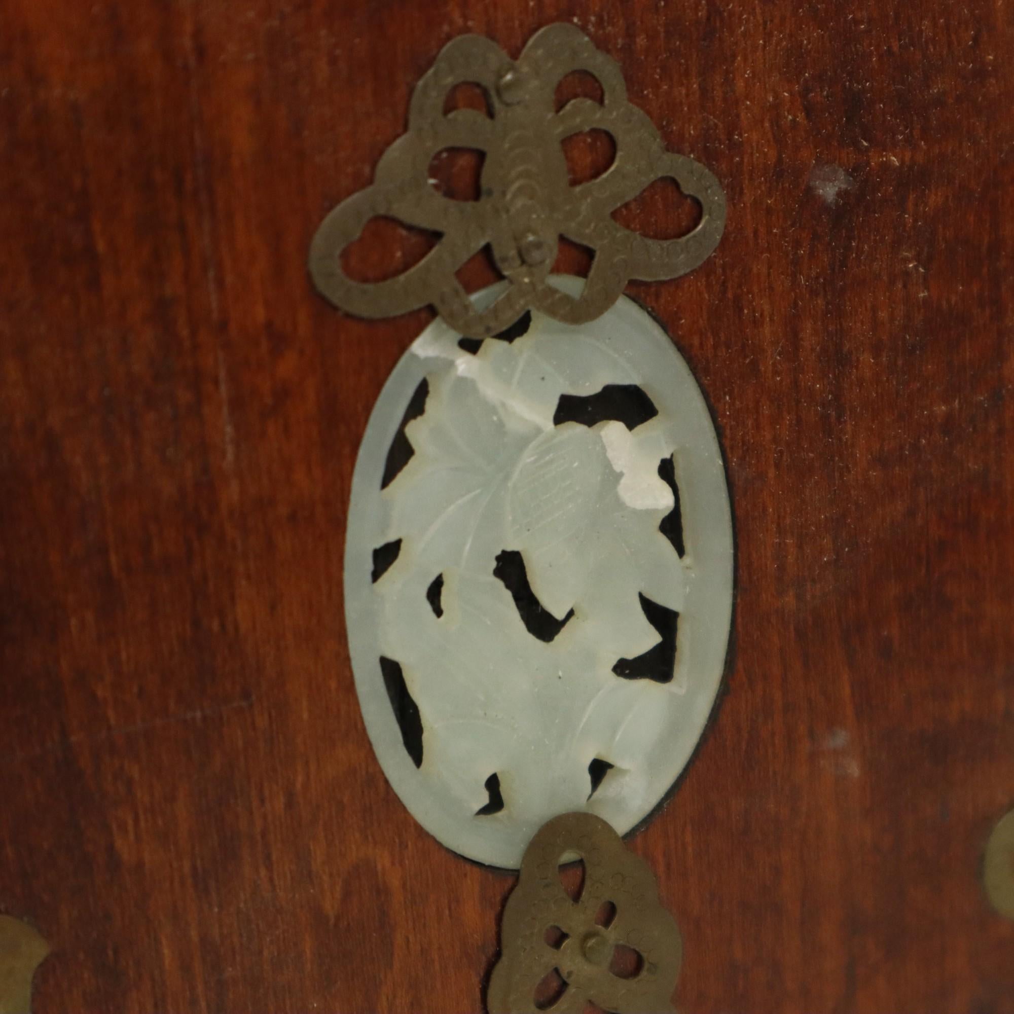 Grande boîte à bijoux chinoise Boîte à bijoux Jade Bois de rose Laiton en vente 4