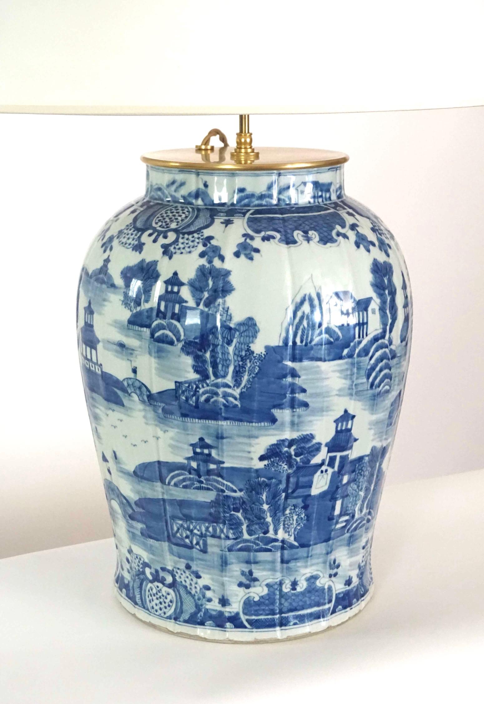 Chinese Export Large Chinese Late Qing Dynasty Blue and White Baluster Vase Table Lamp For Sale