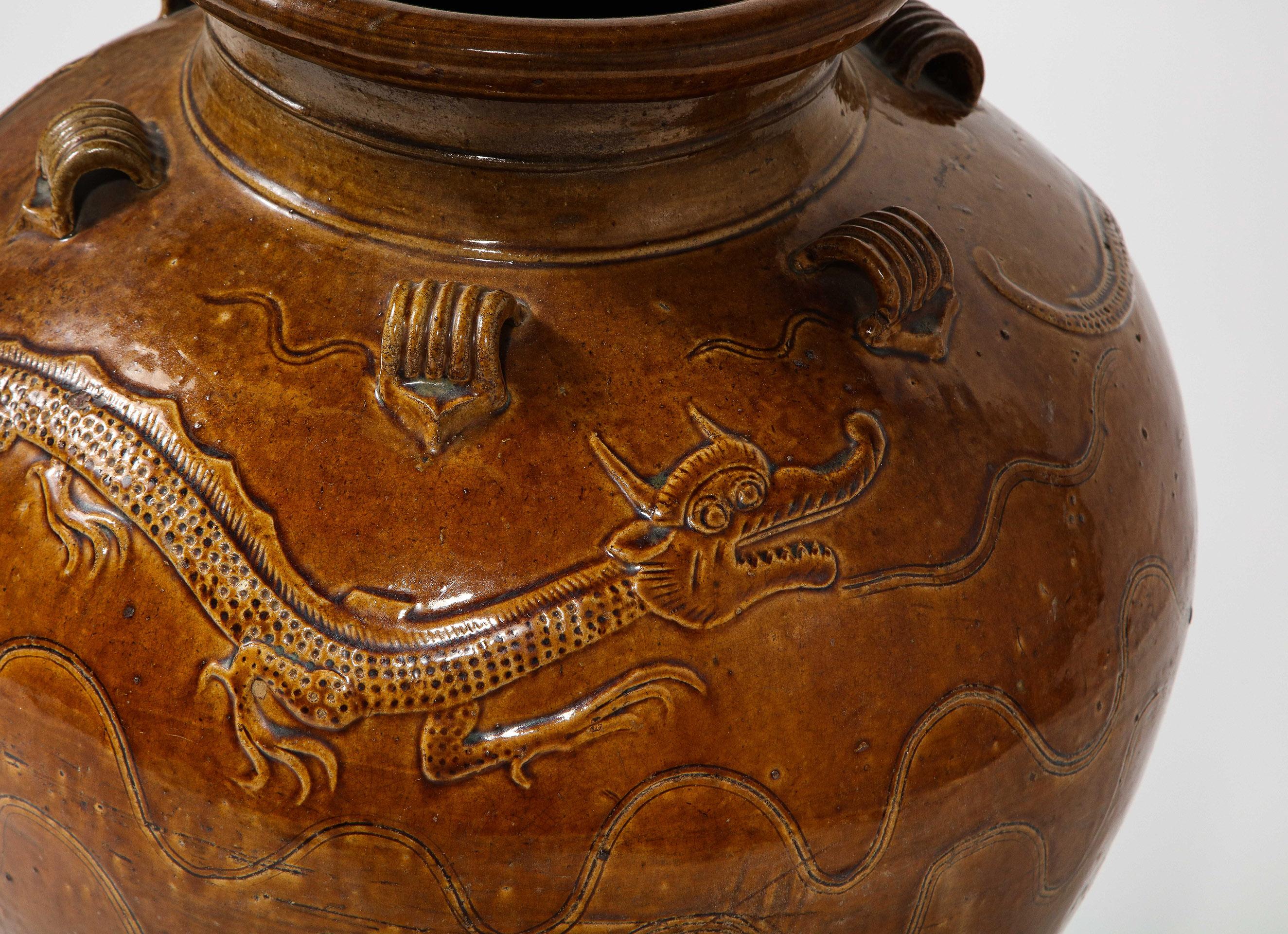 Large Chinese Martaban Ming Dynasty Stoneware Storage Vase with Dragons For Sale 4