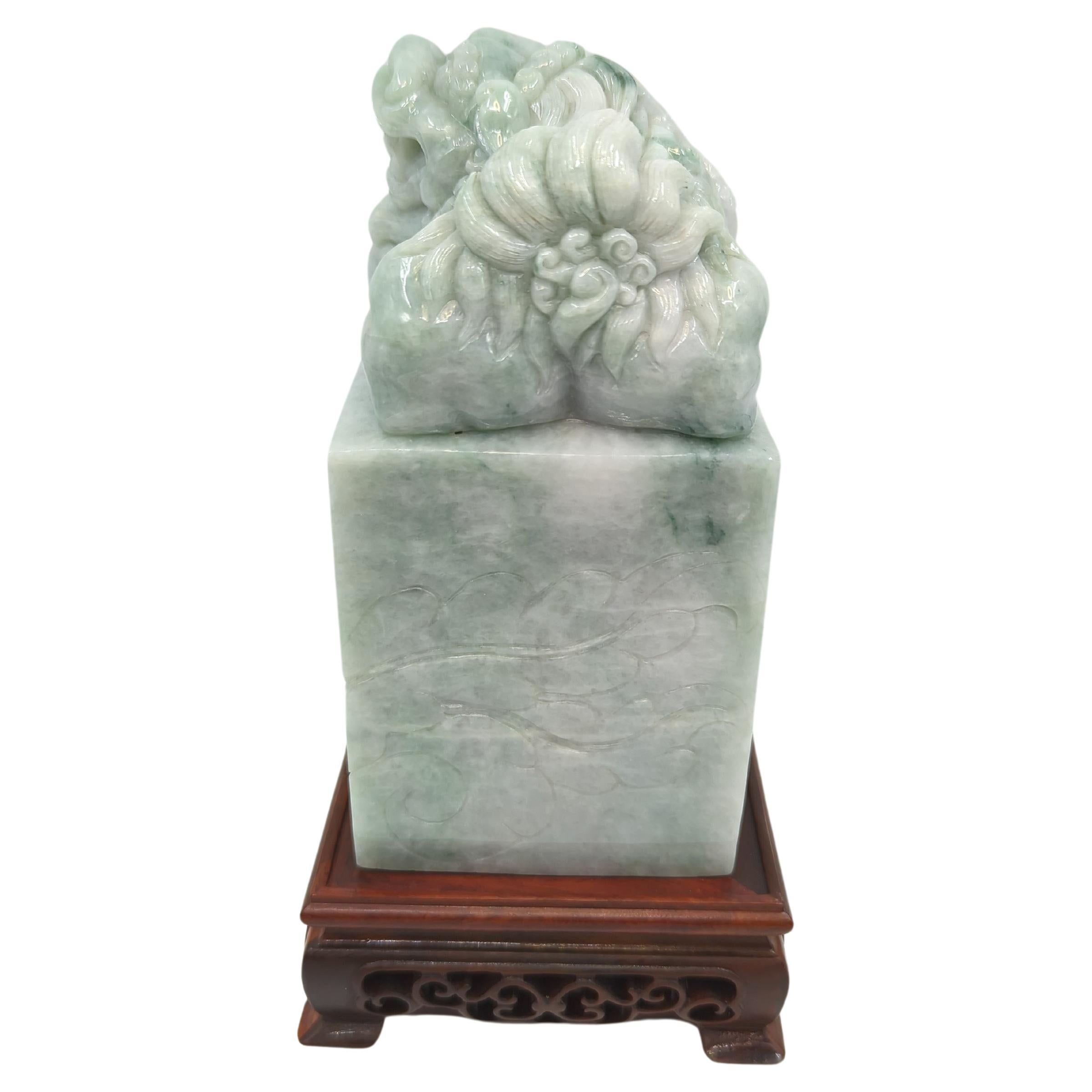 Chinois Large Chinese Natural Untreated Jadeite Foo Dog Lion Seal Stone Carving w Stand en vente