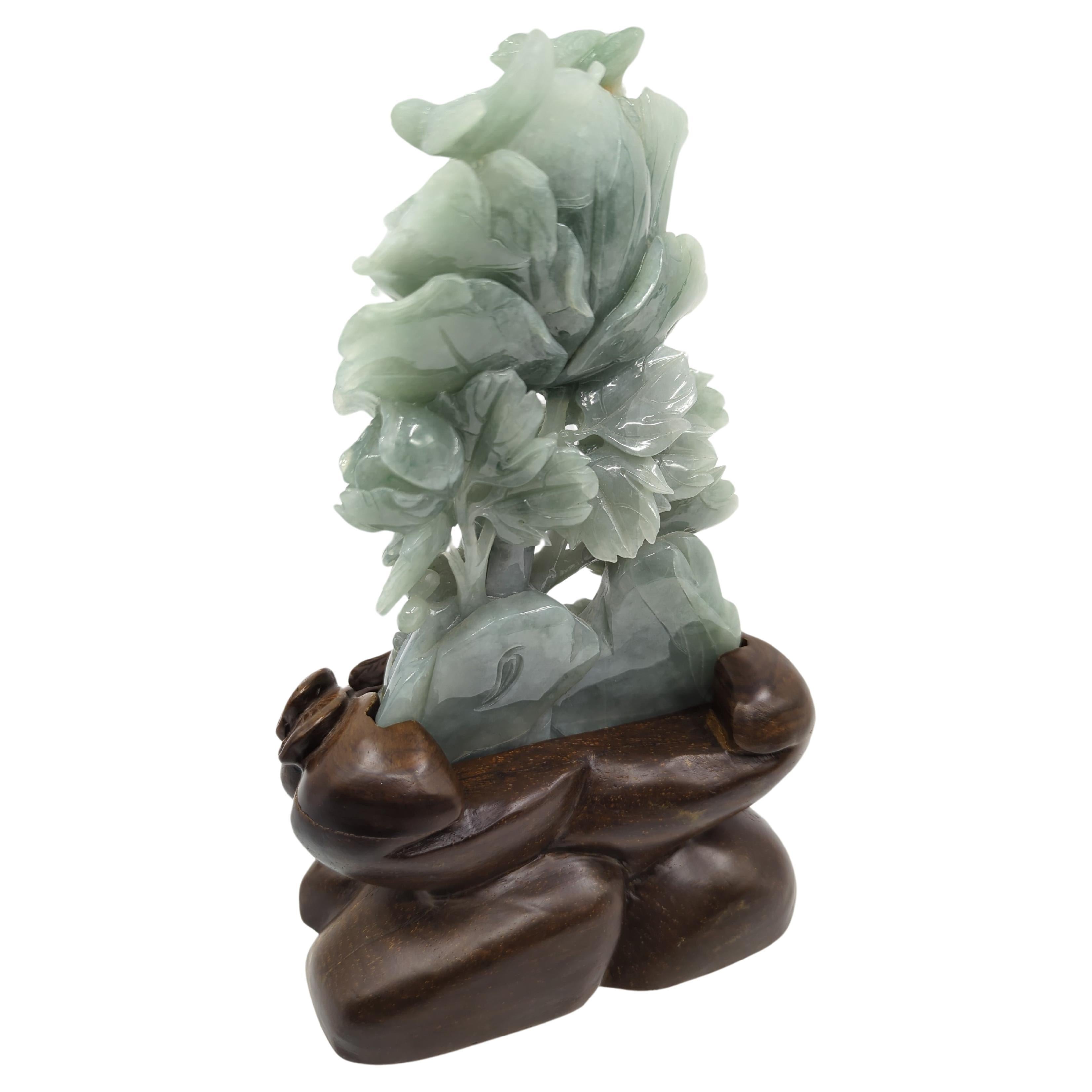Exportation chinoise Grande sculpture chinoise en jadéite naturelle translucide non traitée, oiseaux chat, 20 carats en vente