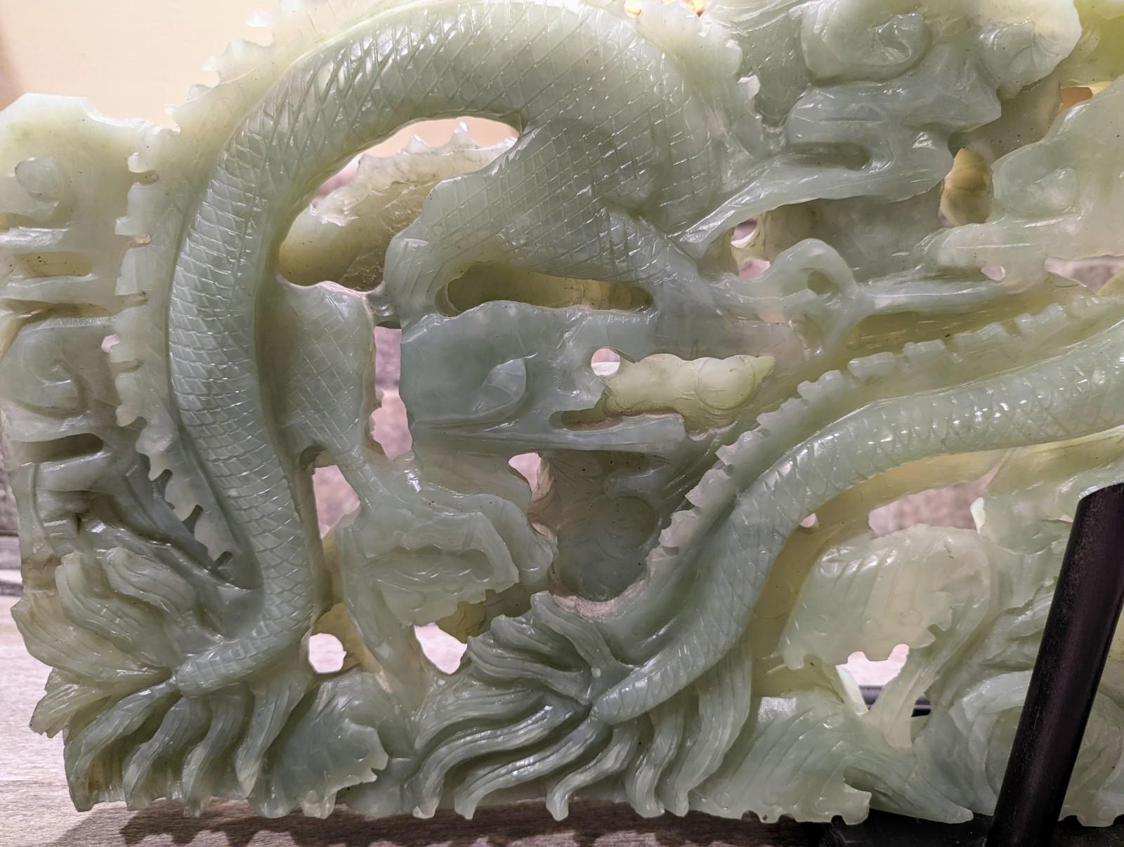 Large Chinese Nephrite Jade Stone Sculpture Hand Carved Fine Art Dragons Statue For Sale 2