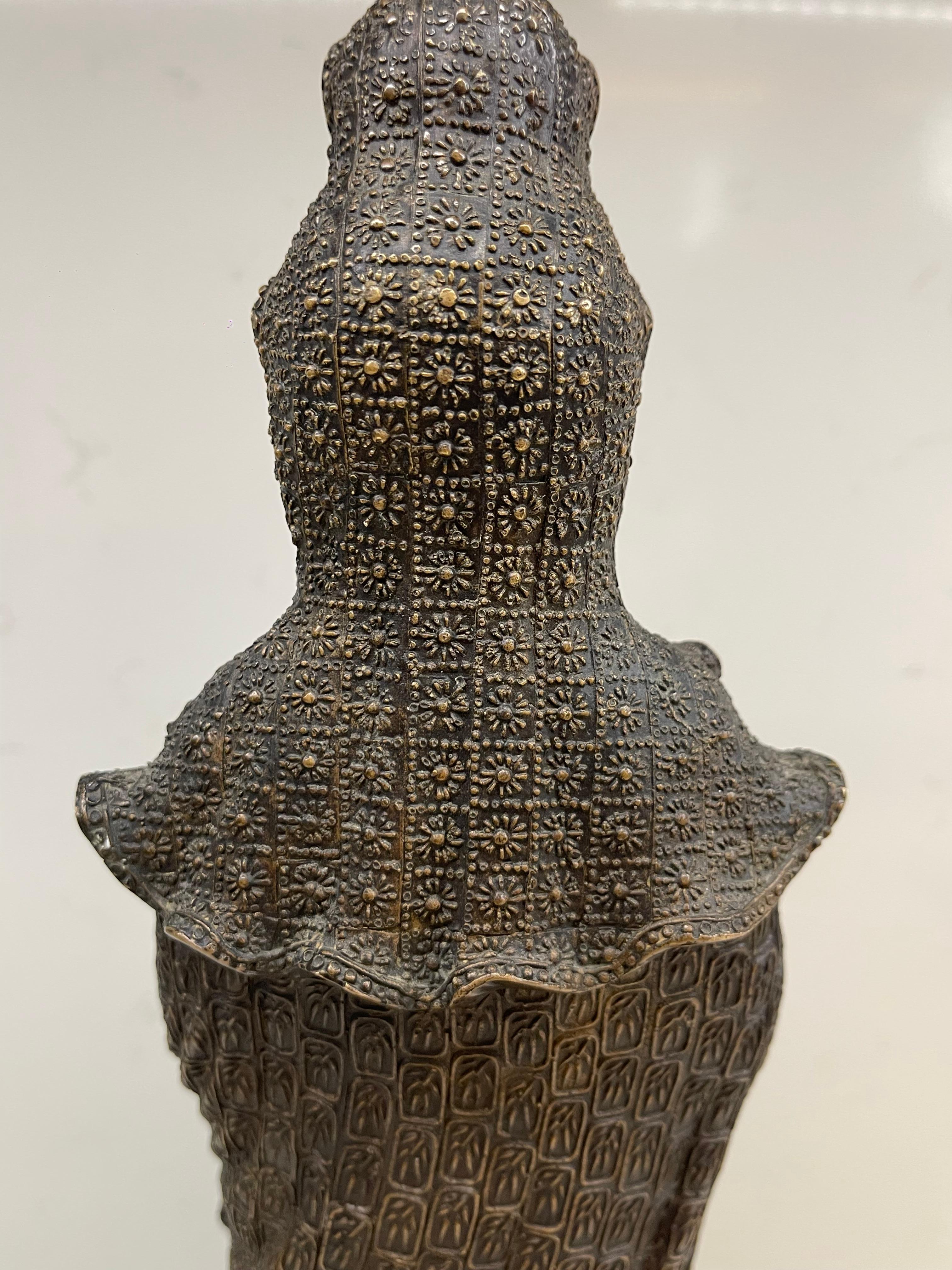 Large Chinese Original Bronze Figure of Guanyin For Sale 2