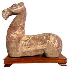 Grand torse de cheval en poterie chinoise peinte, dynastie Han, Chine
