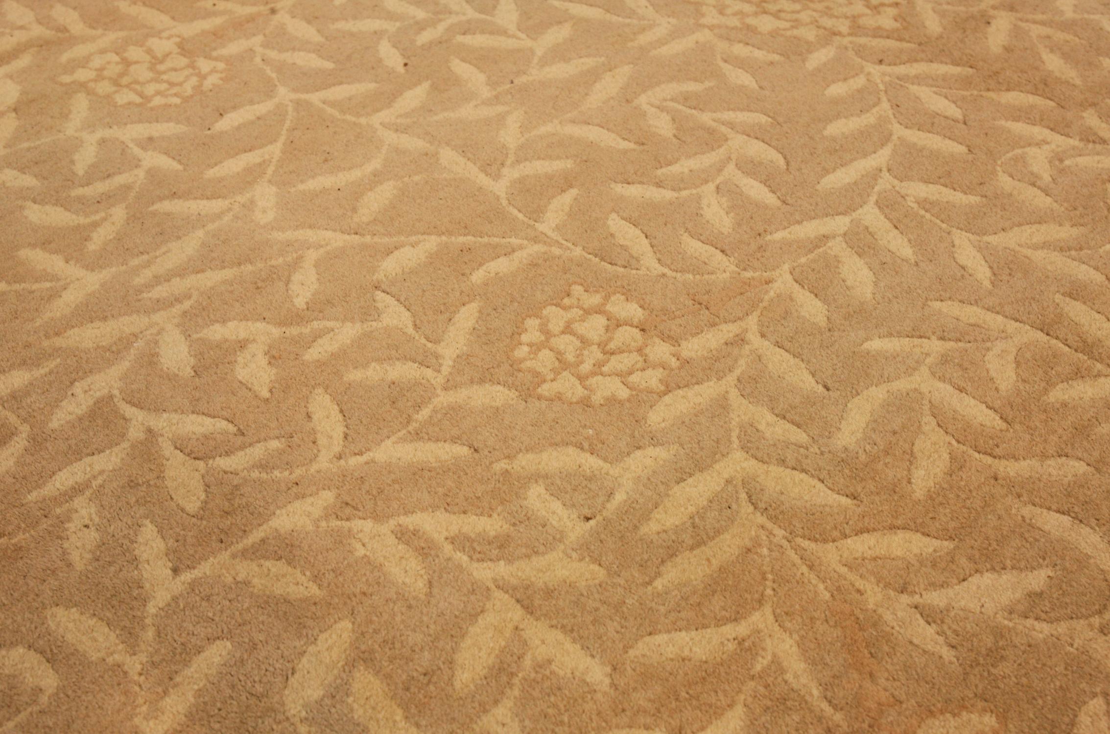 Chinese Rug Peking Minimalist Design In Good Condition In Ferrara, IT
