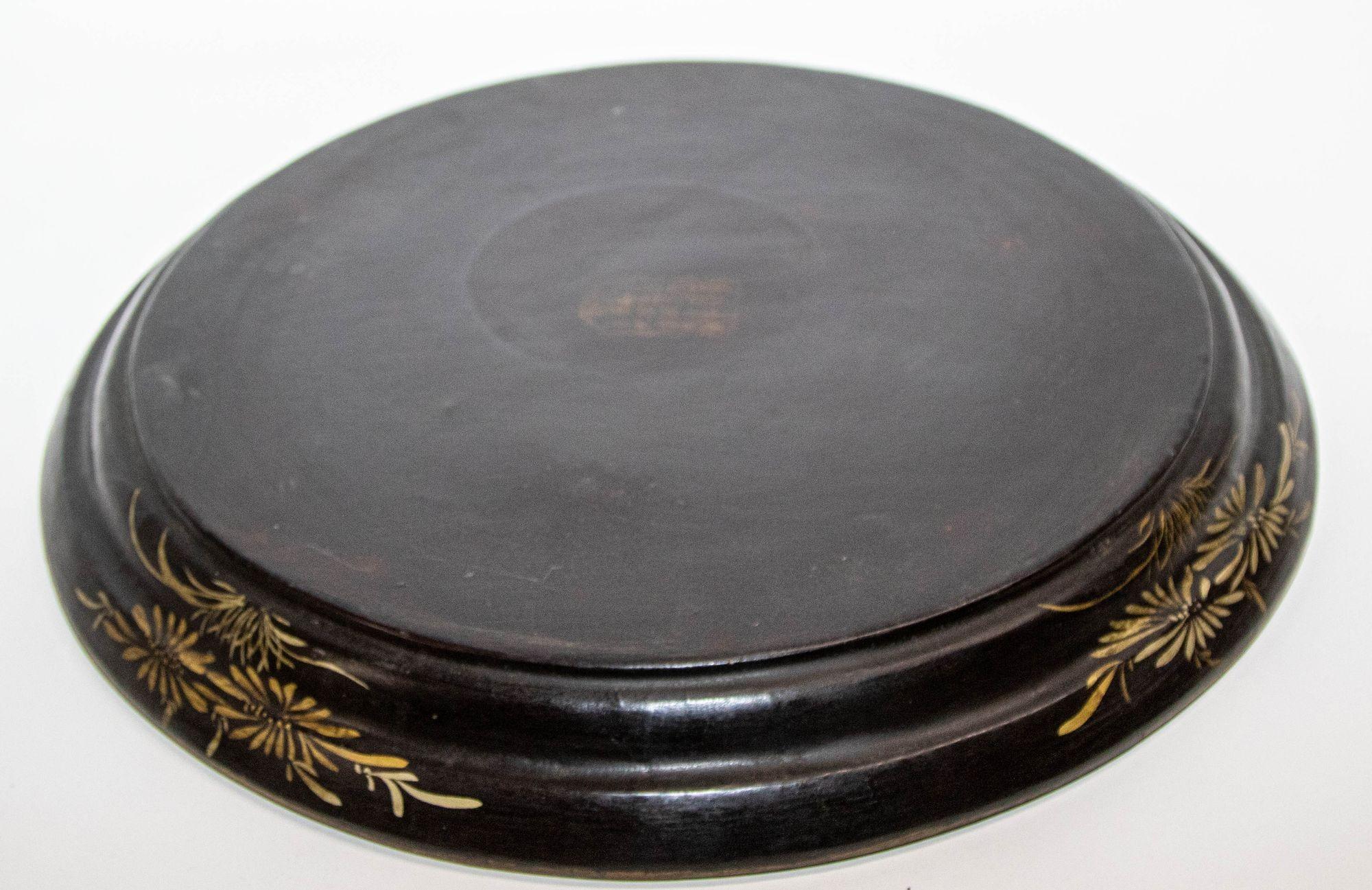 Grande piatto cinese in laccato nero dorato dipinto a mano anni '40 in vendita 2