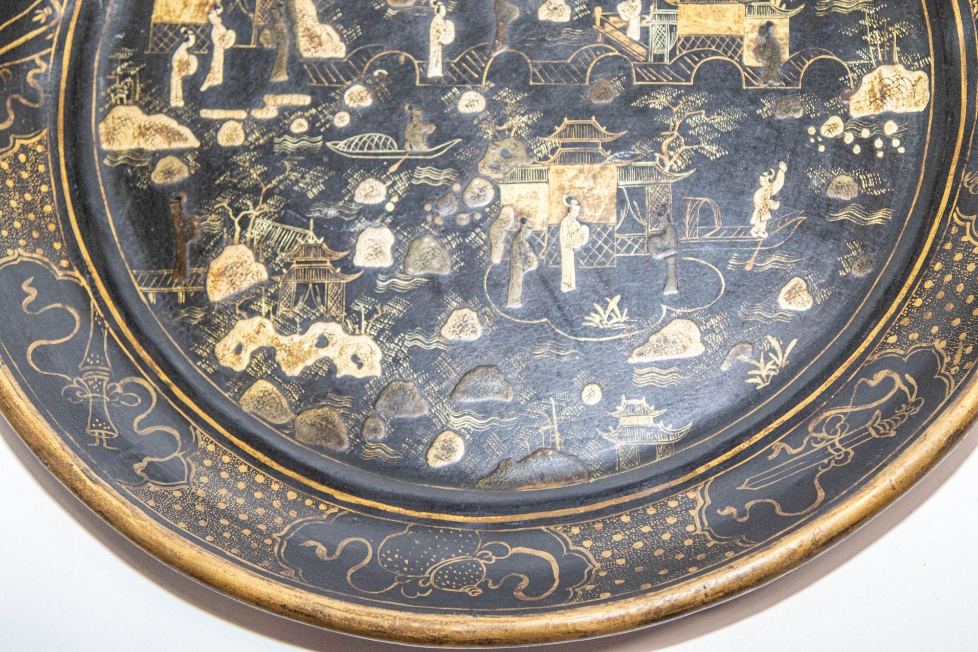 XX secolo Grande piatto cinese in laccato nero dorato dipinto a mano anni '40 in vendita