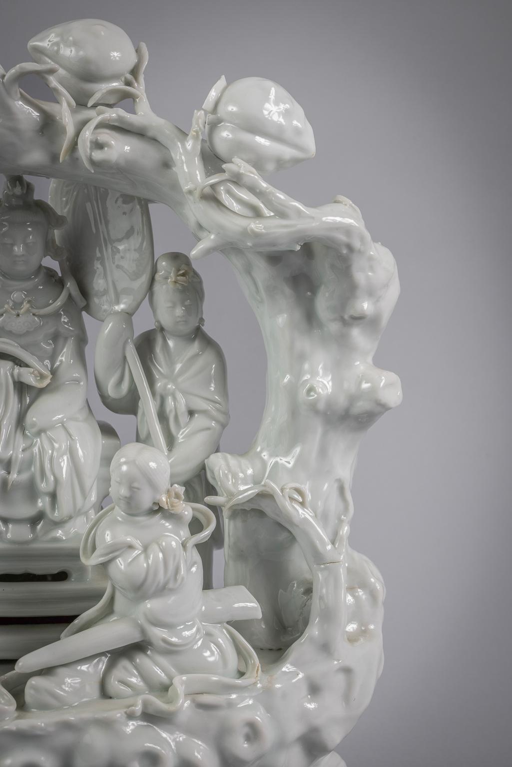 Fine XIX secolo Grande gruppo figurativo cinese in porcellana Blanc De Chine, 1880 circa in vendita