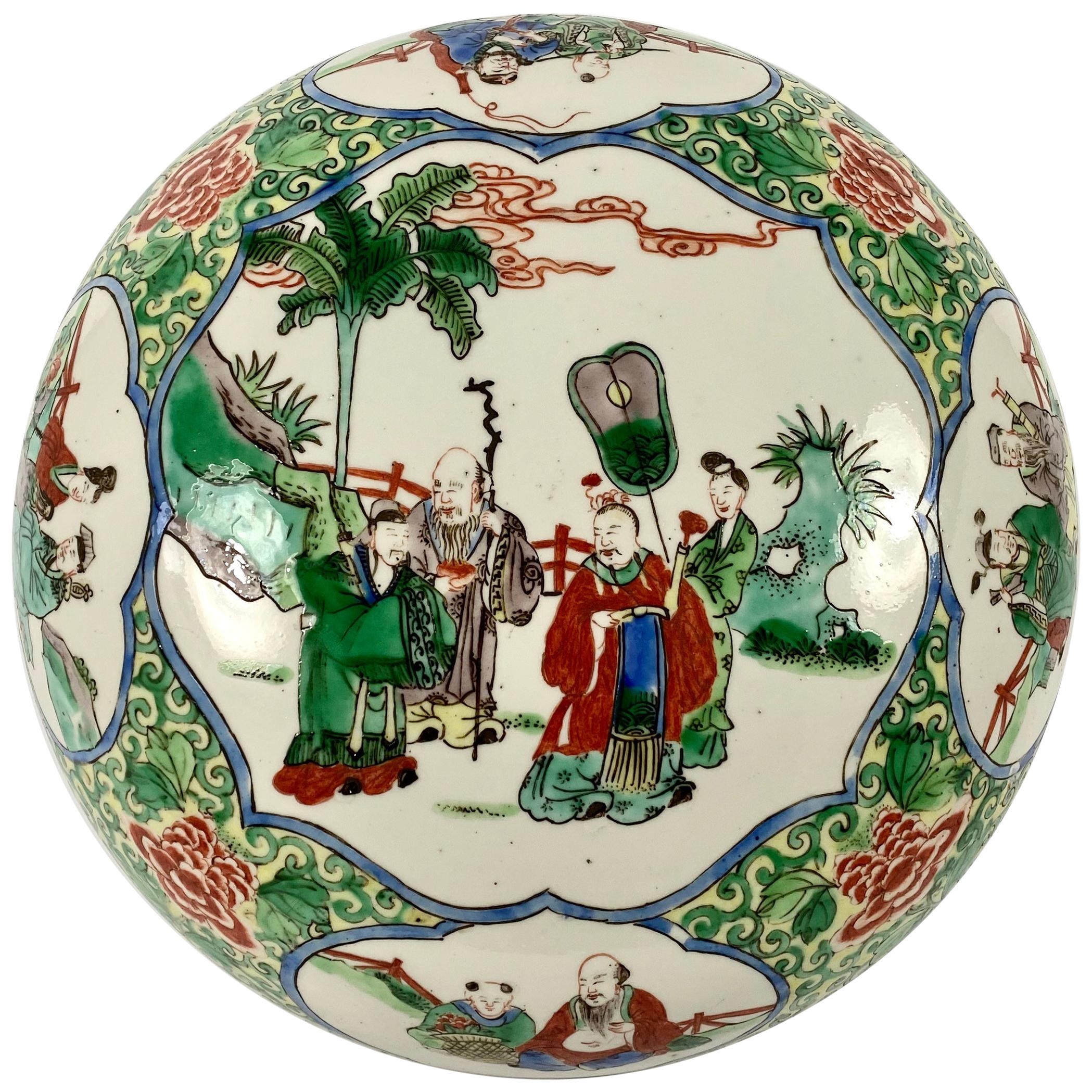 Large Chinese Porcelain Box and Cover, Famille Verte, circa 1900, Qing Dynasty