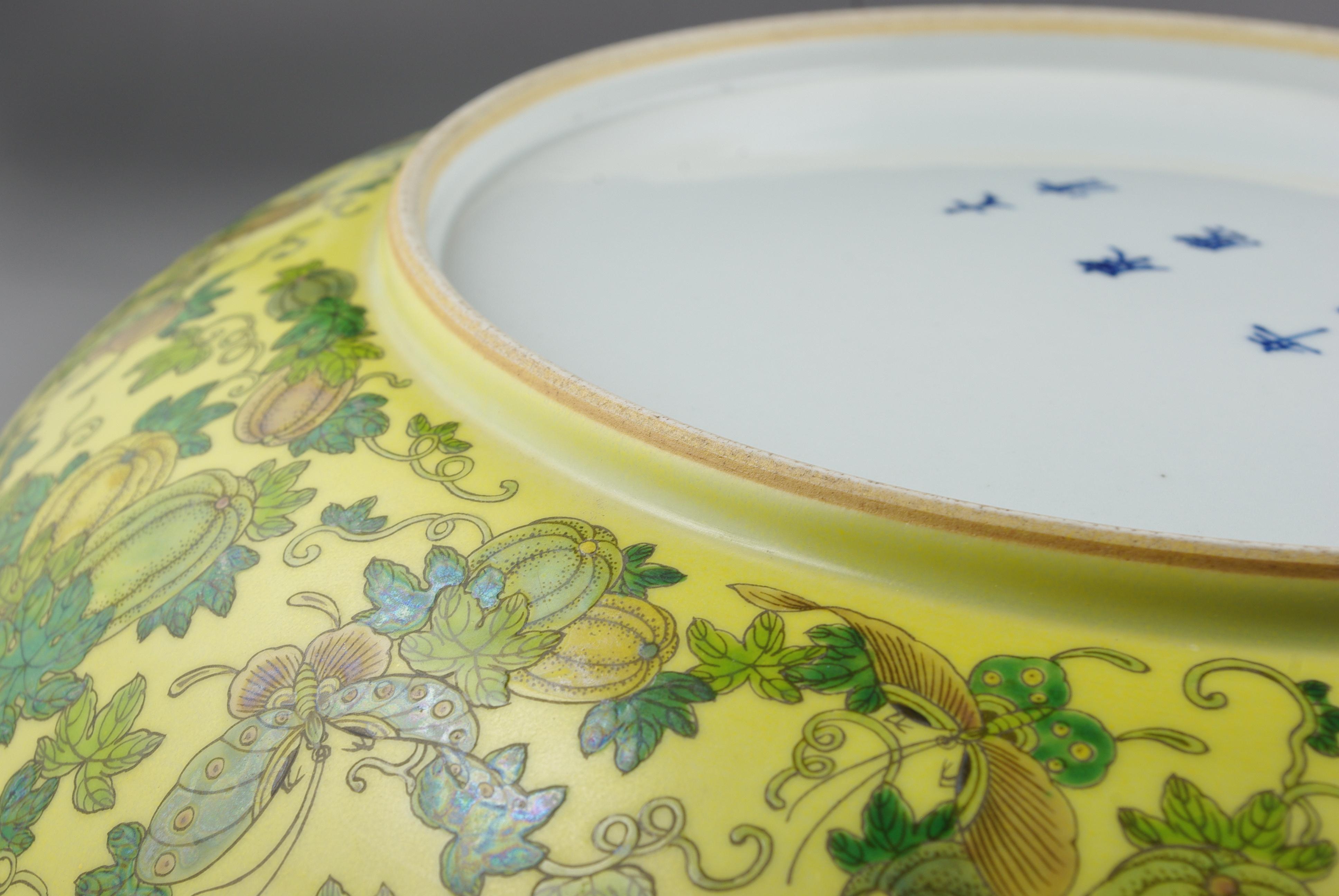 Large Chinese Porcelain Famille Jeune Sancai Melons Yellow Charger Modern 20c For Sale 3