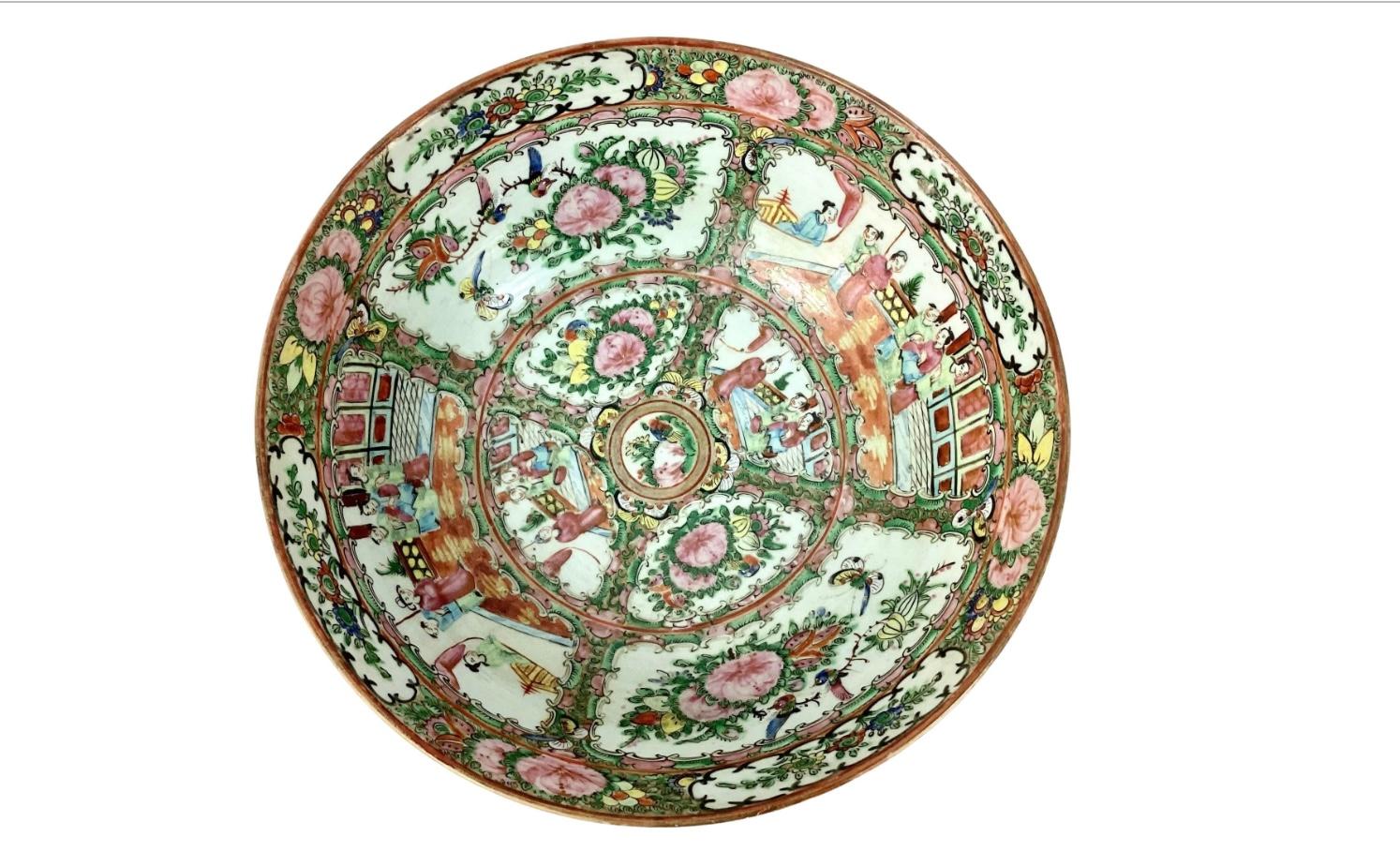 Große Famille-Rose-Medaillon-Schale aus chinesischem Porzellan #10 (Chinesisch) im Angebot