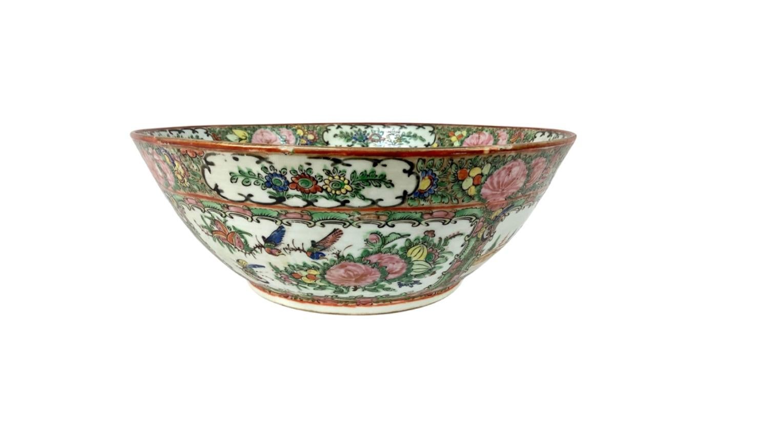 Large Chinese Porcelain Famille Rose Medallion Bowl #10 In Good Condition For Sale In Bradenton, FL