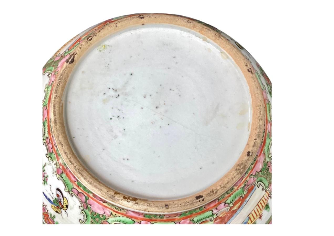 Large Chinese Porcelain Famille Rose Medallion Bowl #10 For Sale 1