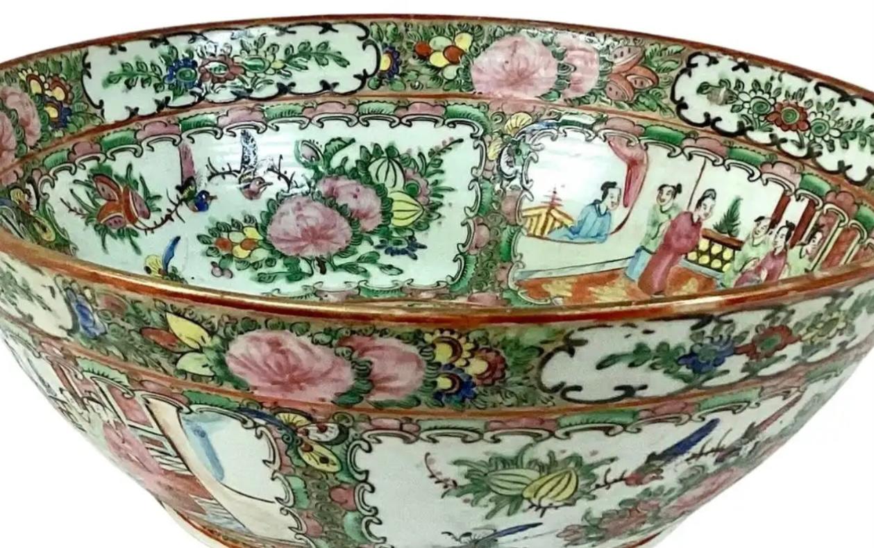 Large Chinese Porcelain Famille Rose Medallion Bowl #10 For Sale 2