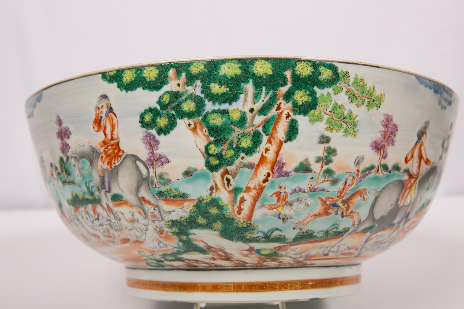 Hand-Painted Large Antique 18th century Chinese Porcelain Hunt Bowl Made circa 1770