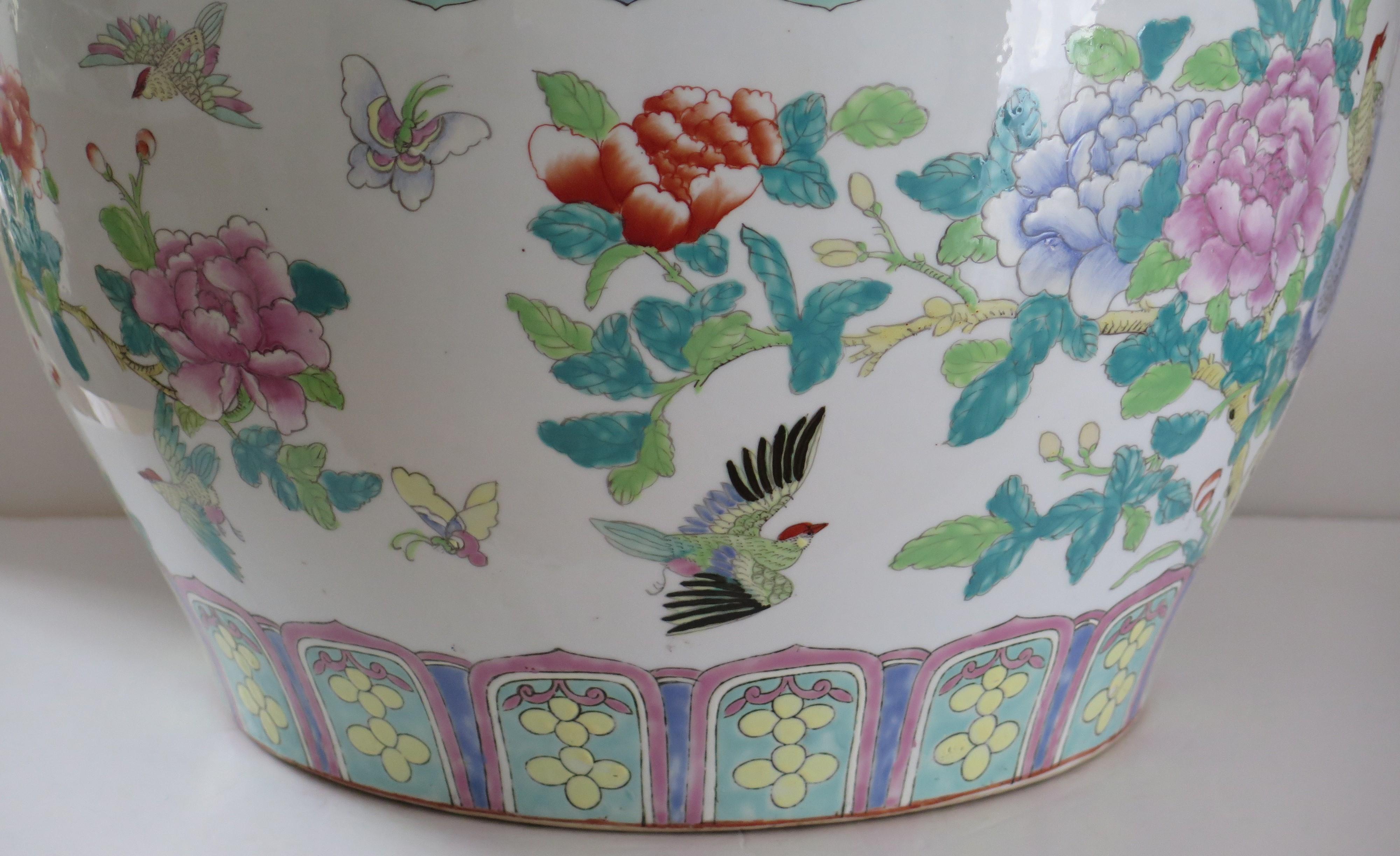 Large Chinese Porcelain Jardiniere or Fish Bowl Hand Painted, Mid-20th Century 5
