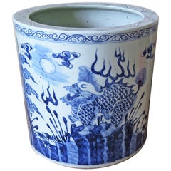 Large Chinese Porcelain Jardiniere or Planter Jar Blue and White, hand painted