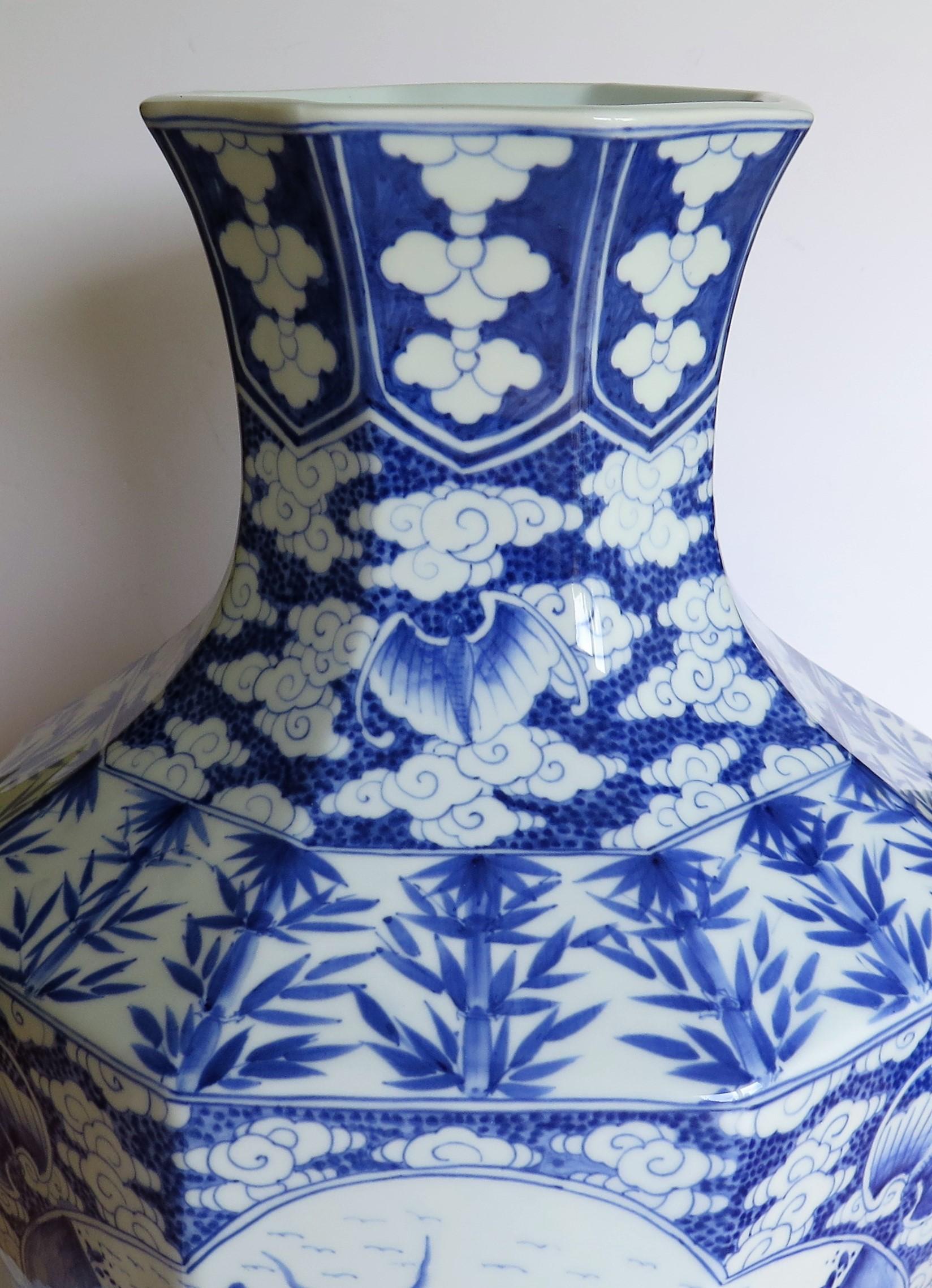 Hand-Painted Large Chinese porcelain Vase finely hand painted blue and white, circa 1920
