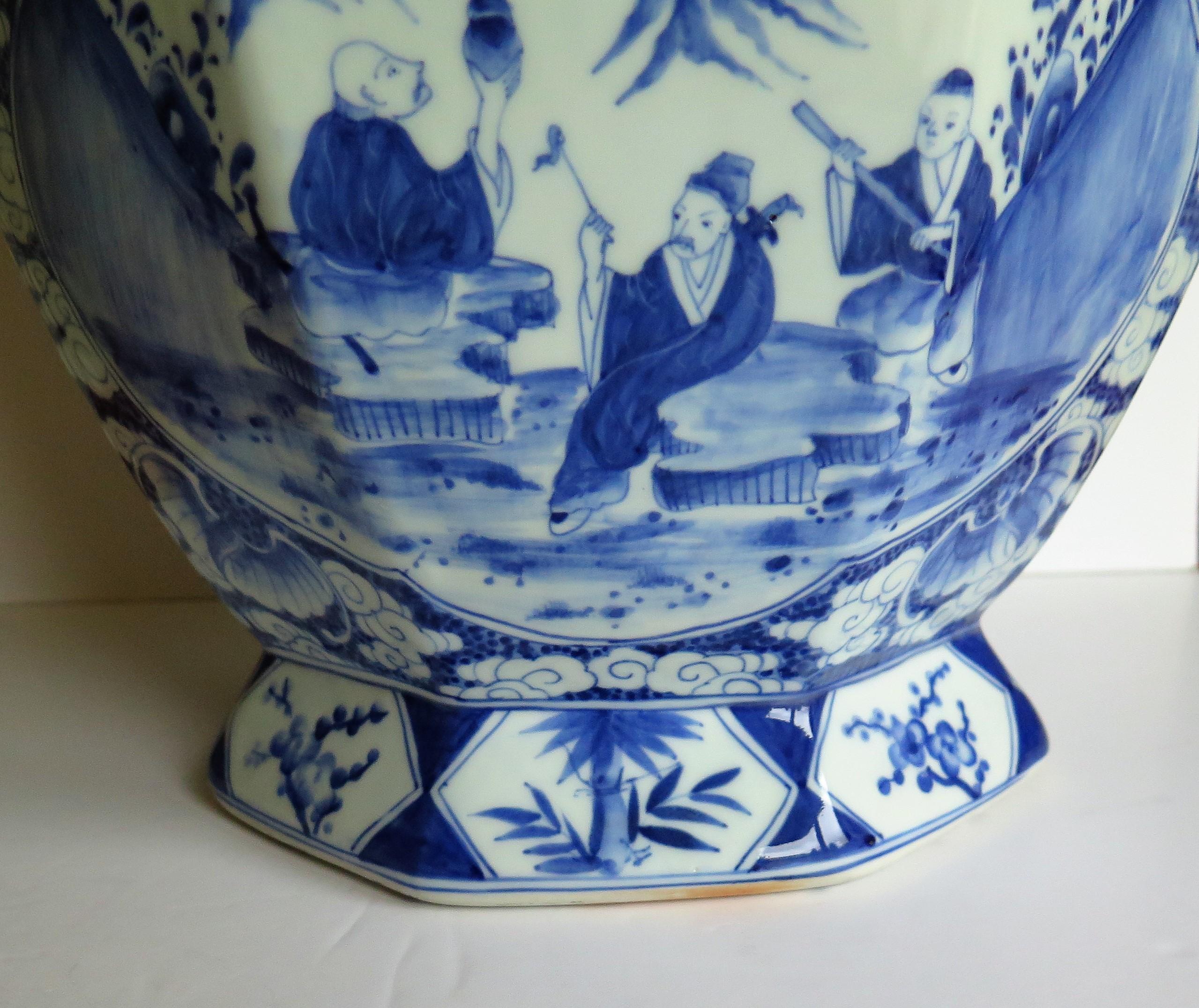 Porcelain Large Chinese porcelain Vase finely hand painted blue and white, circa 1920