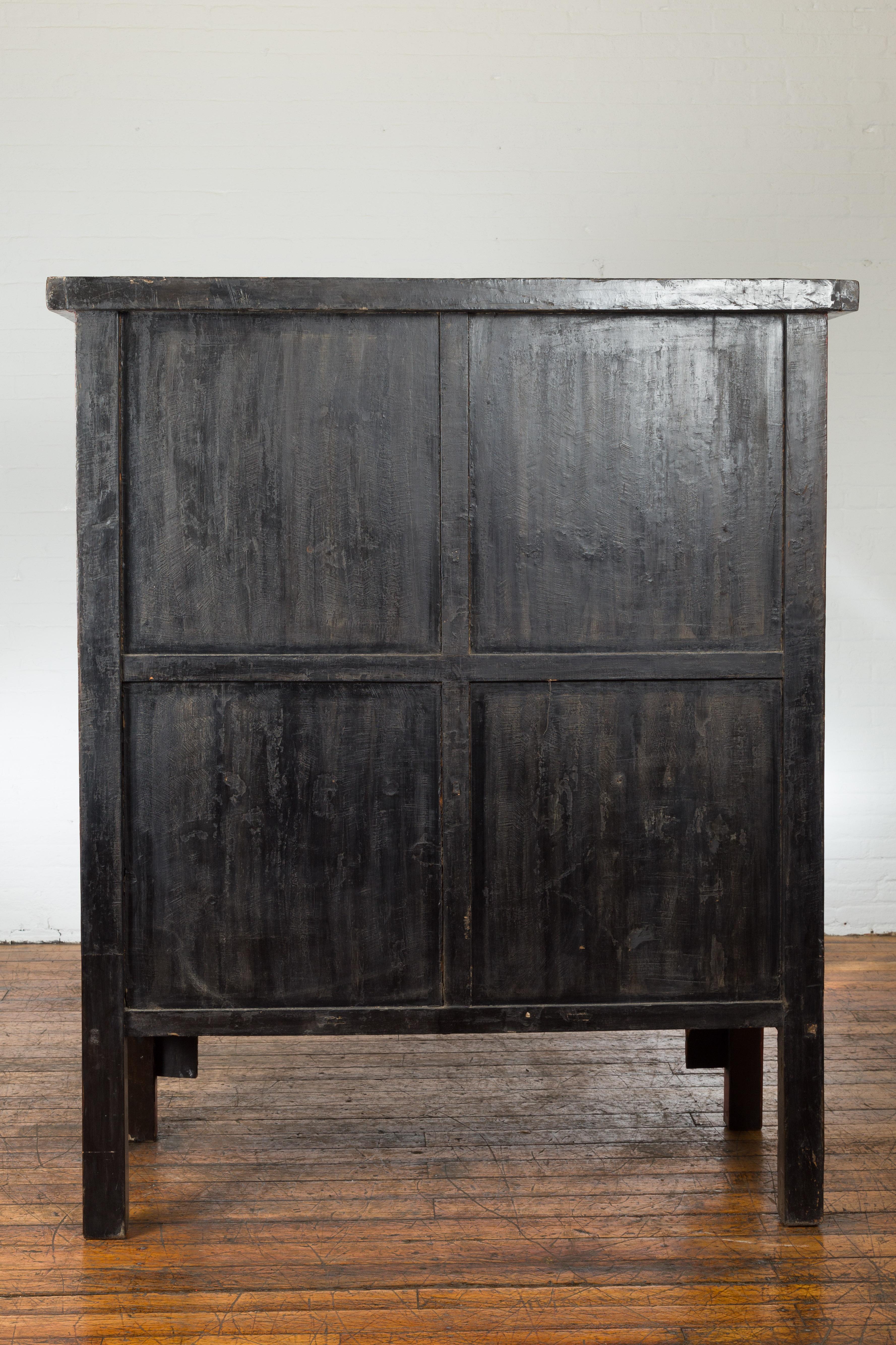 Large Qing Dynasty 19th Century Red Lacquer Armoire with Gilt Décor For Sale 14