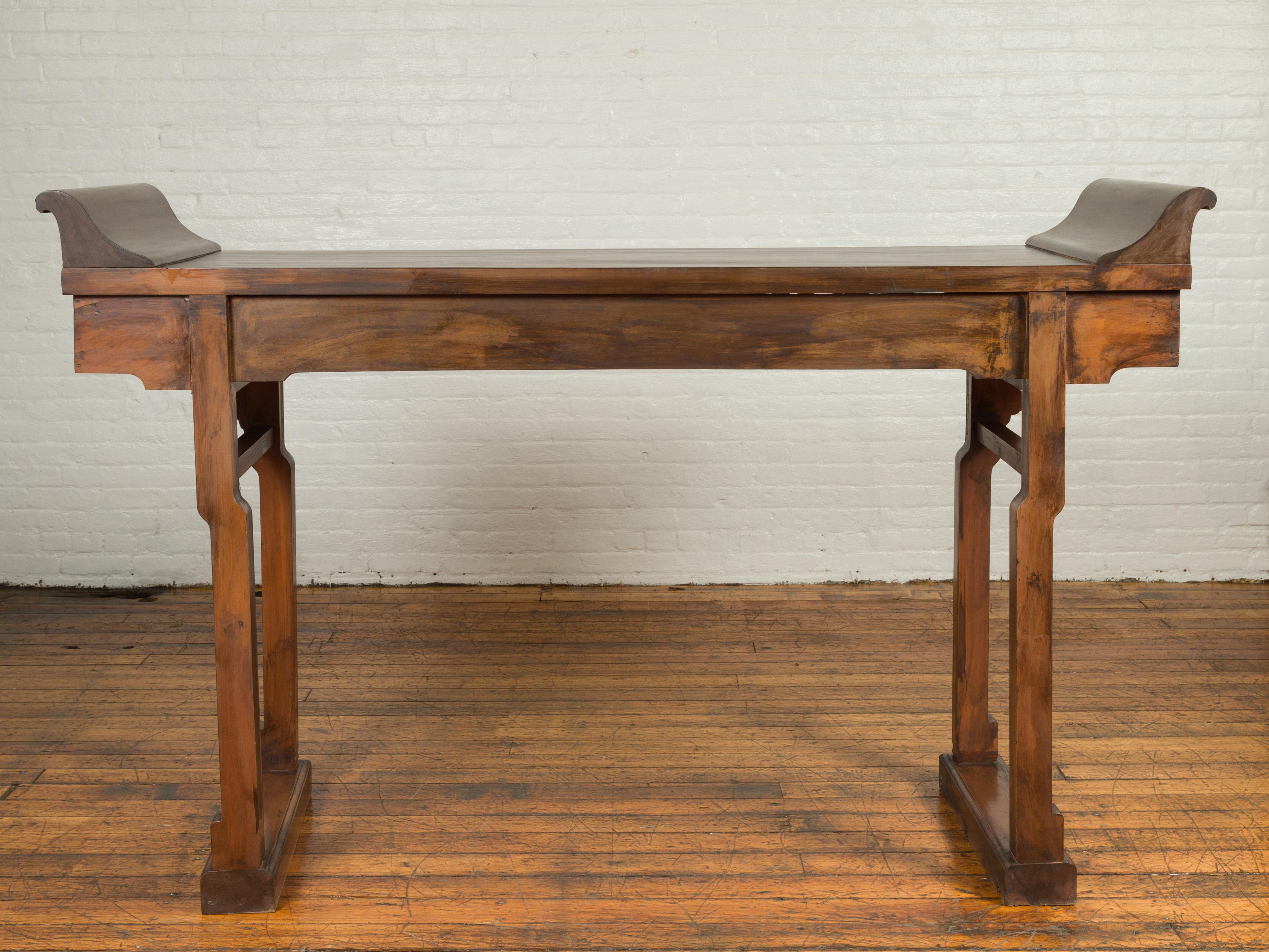 Large Chinese Qing Dynasty Everted Flange Altar Console Table with Carved Apron For Sale 8