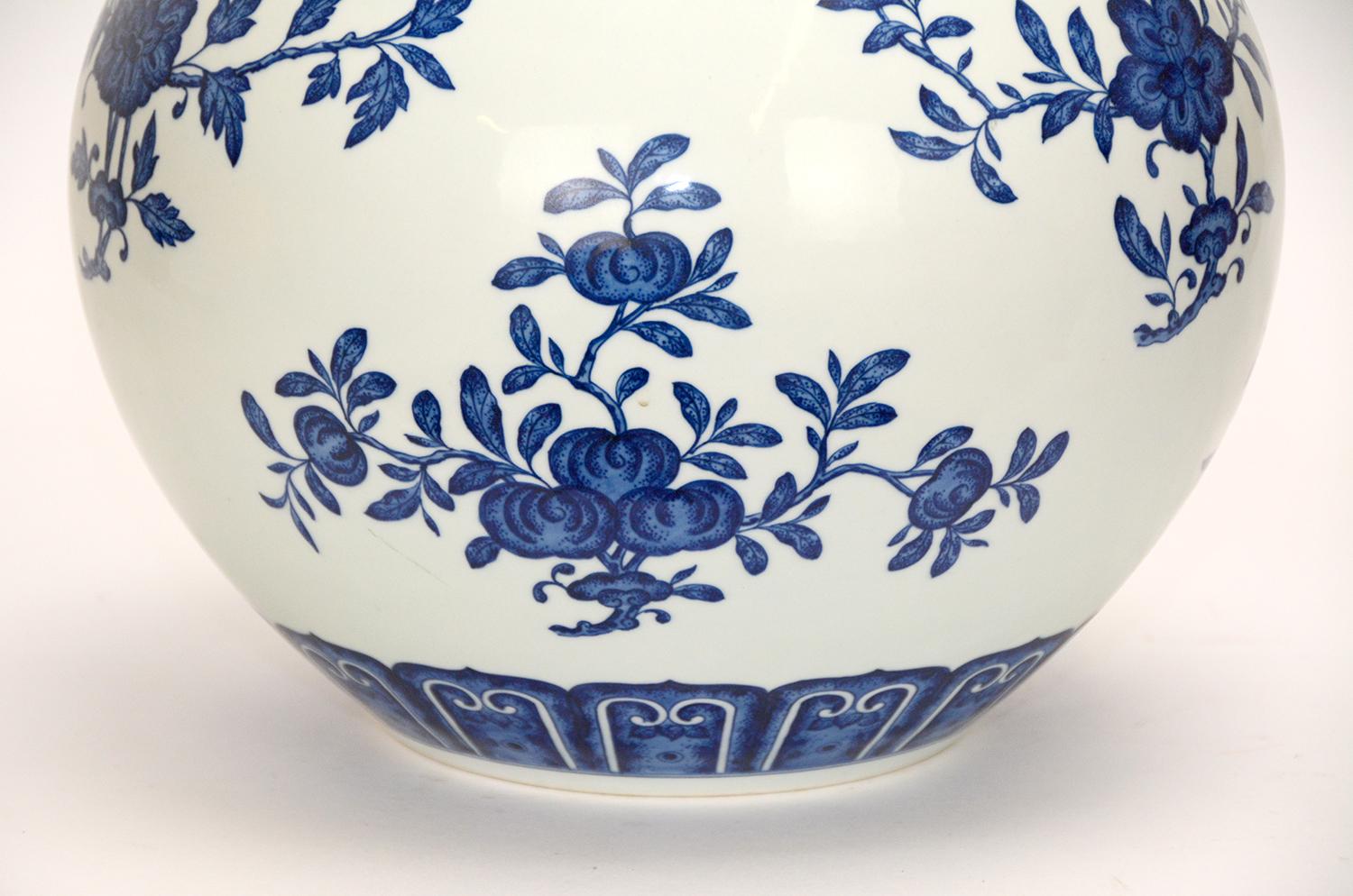 Large Chinese Qing Qianlong Style Blue and White Floral Globular Porcelain Vase For Sale 5